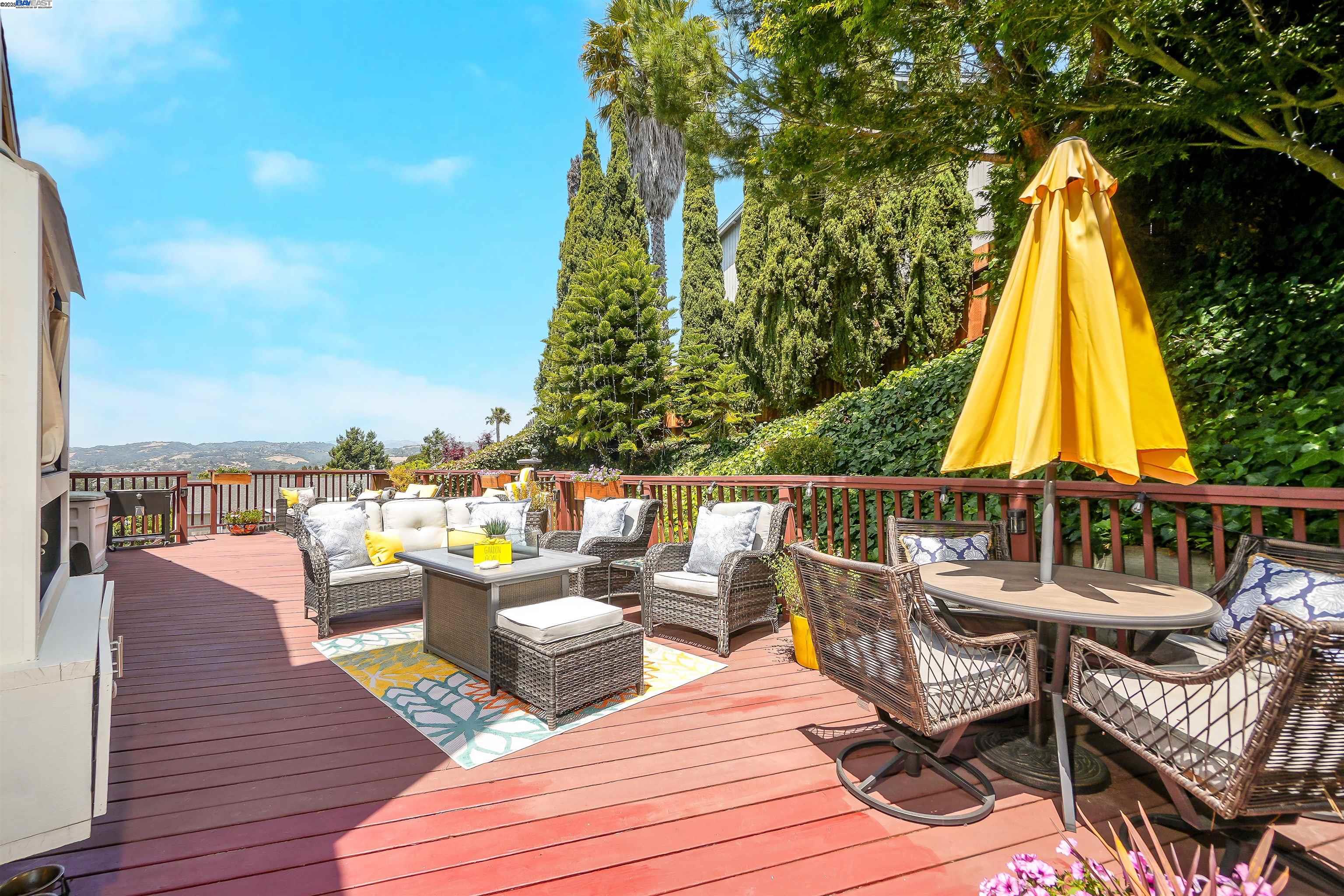 23380 Lakeridge Avenue, Hayward, California 94541, 3 Bedrooms Bedrooms, 7 Rooms Rooms,3 BathroomsBathrooms,Residential,For Sale,23380 Lakeridge Avenue,41103267