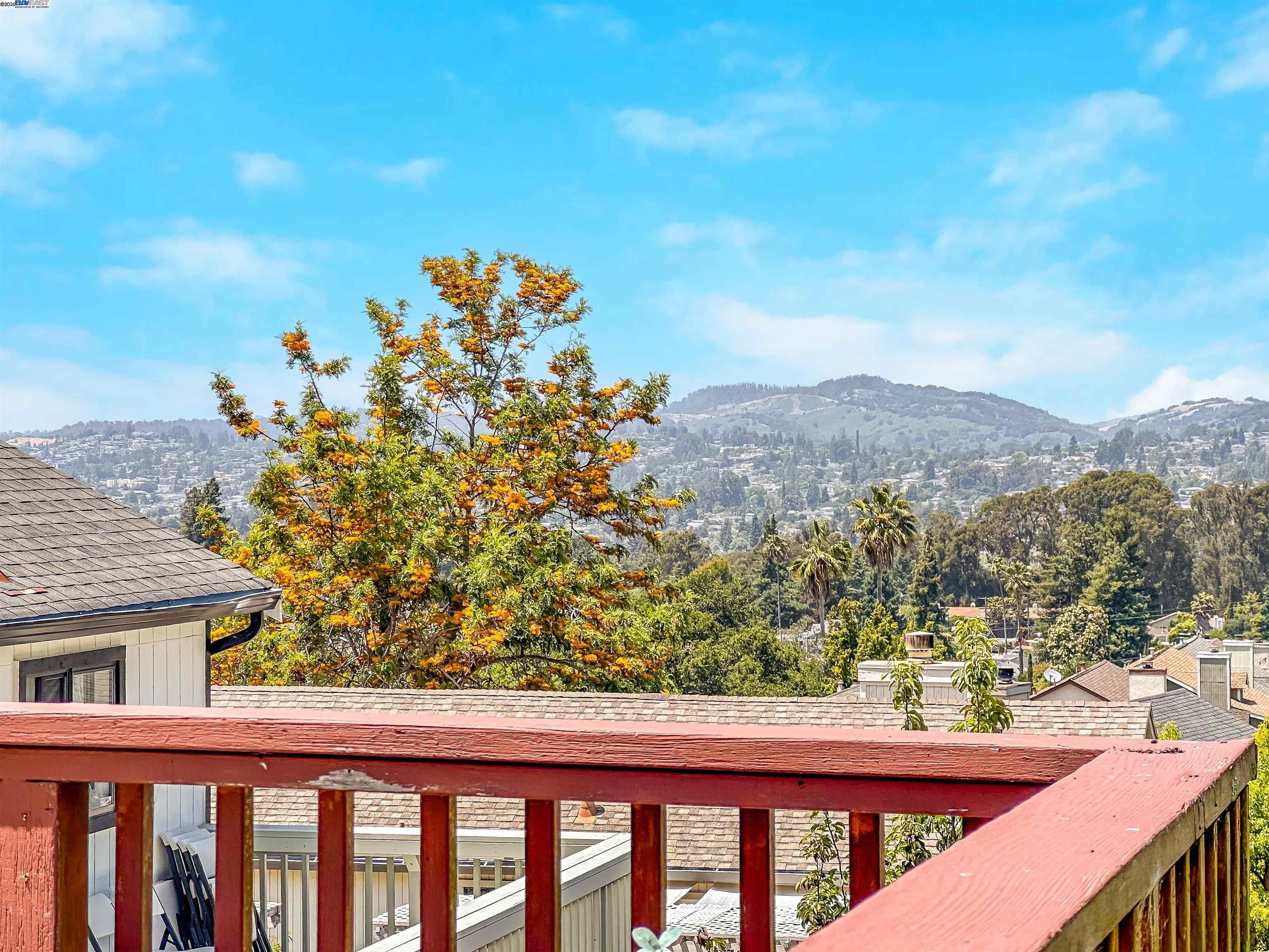 23380 Lakeridge Avenue, Hayward, California 94541, 3 Bedrooms Bedrooms, 7 Rooms Rooms,3 BathroomsBathrooms,Residential,For Sale,23380 Lakeridge Avenue,41103267