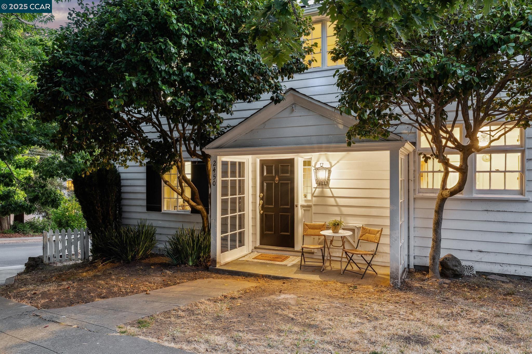 2450 Hillside Ave, Berkeley, California 94704, 3 Bedrooms Bedrooms, 7 Rooms Rooms,1 BathroomBathrooms,Residential,For Sale,2450 Hillside Ave,41103269