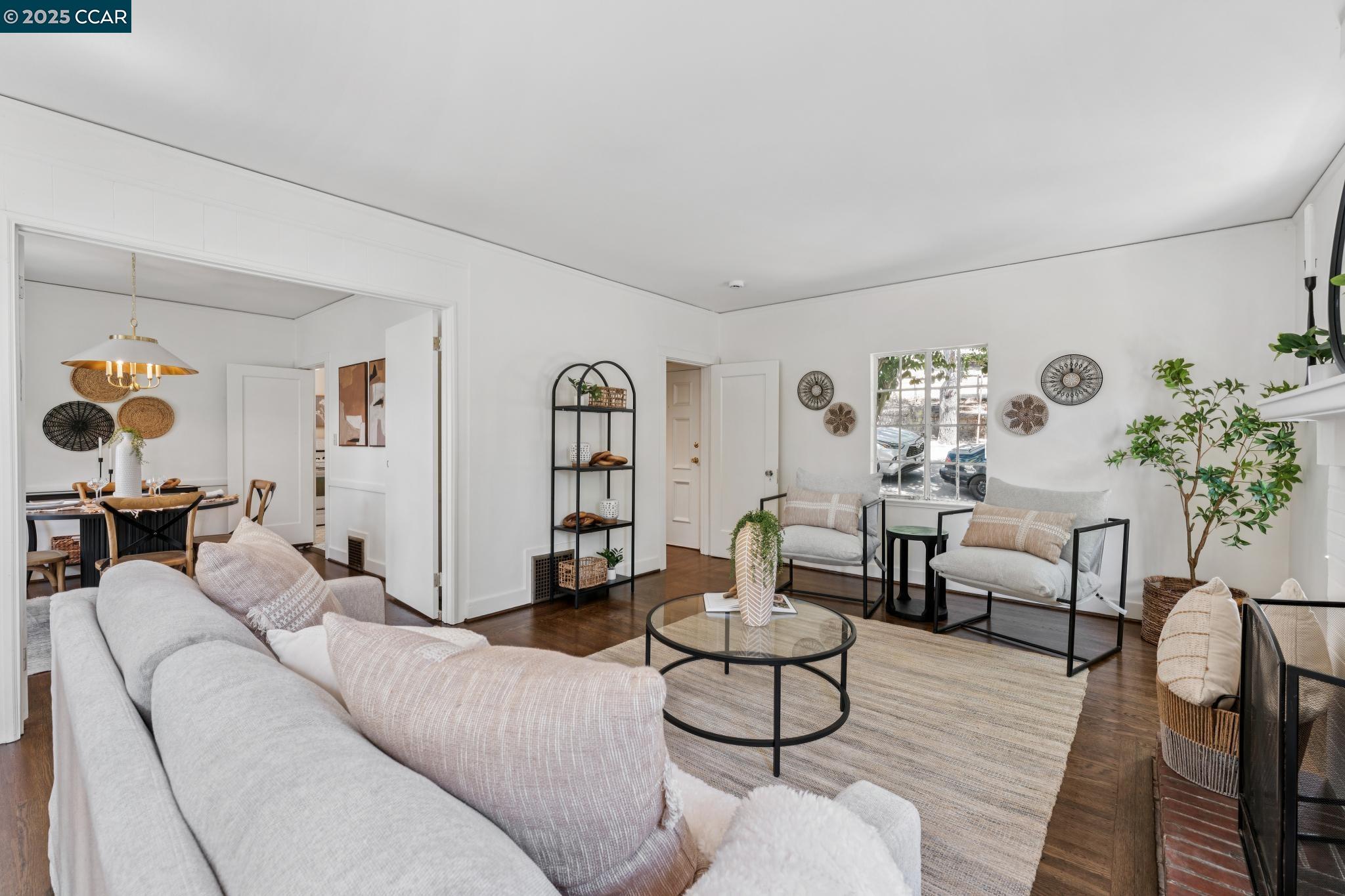 2450 Hillside Ave, Berkeley, California 94704, 3 Bedrooms Bedrooms, 7 Rooms Rooms,1 BathroomBathrooms,Residential,For Sale,2450 Hillside Ave,41103269