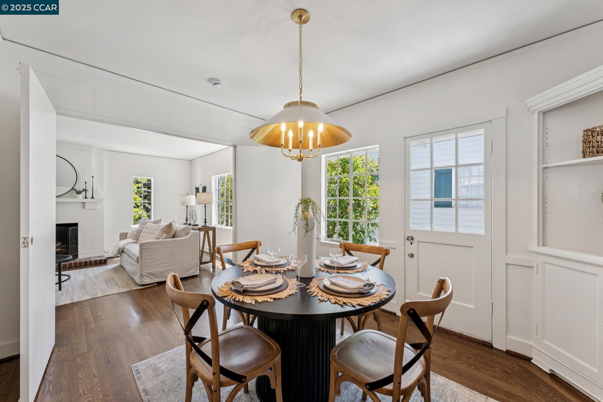 2450 Hillside Ave, Berkeley, California 94704, 3 Bedrooms Bedrooms, 7 Rooms Rooms,1 BathroomBathrooms,Residential,For Sale,2450 Hillside Ave,41103269