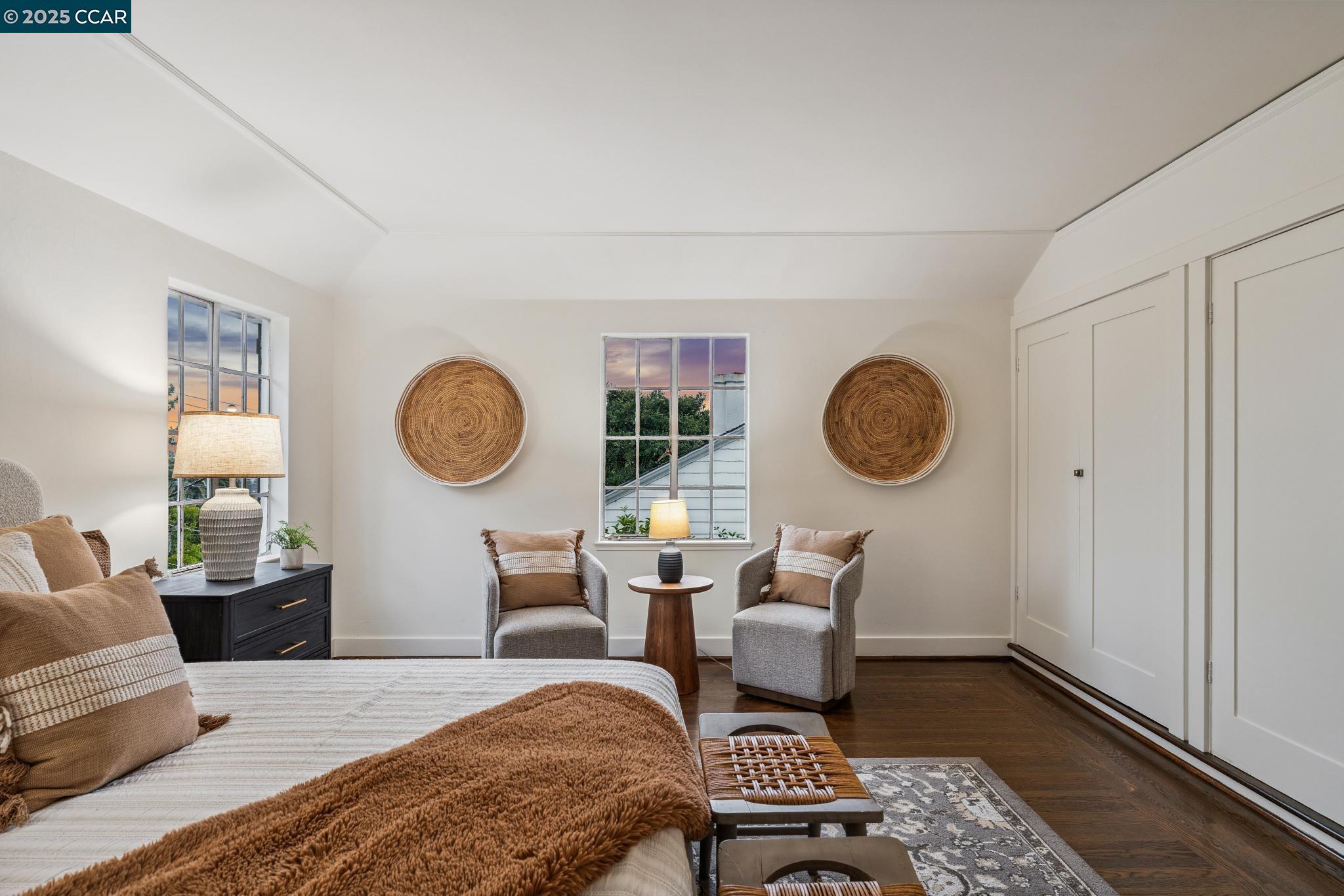 2450 Hillside Ave, Berkeley, California 94704, 3 Bedrooms Bedrooms, 7 Rooms Rooms,1 BathroomBathrooms,Residential,For Sale,2450 Hillside Ave,41103269