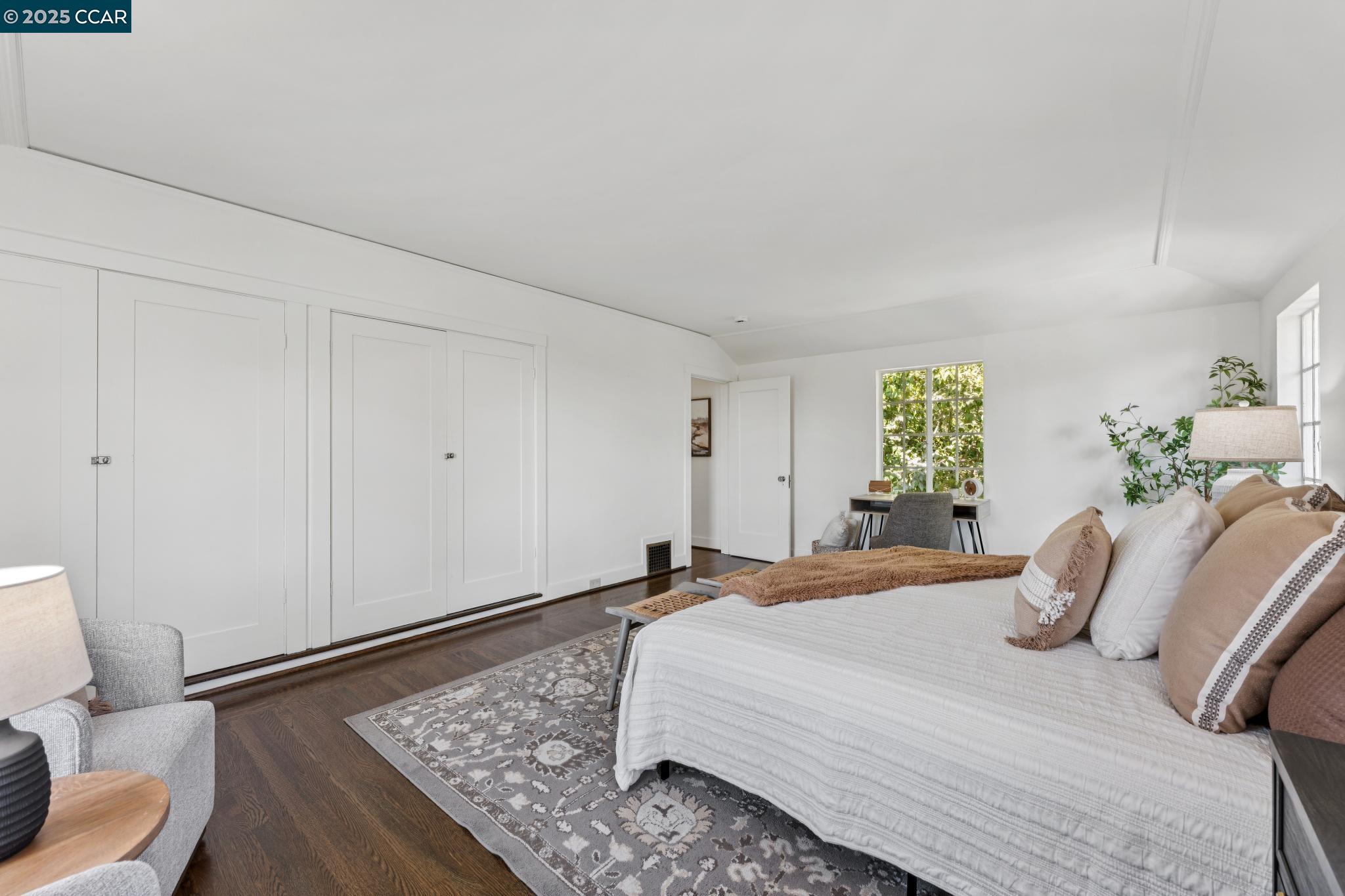 2450 Hillside Ave, Berkeley, California 94704, 3 Bedrooms Bedrooms, 7 Rooms Rooms,1 BathroomBathrooms,Residential,For Sale,2450 Hillside Ave,41103269