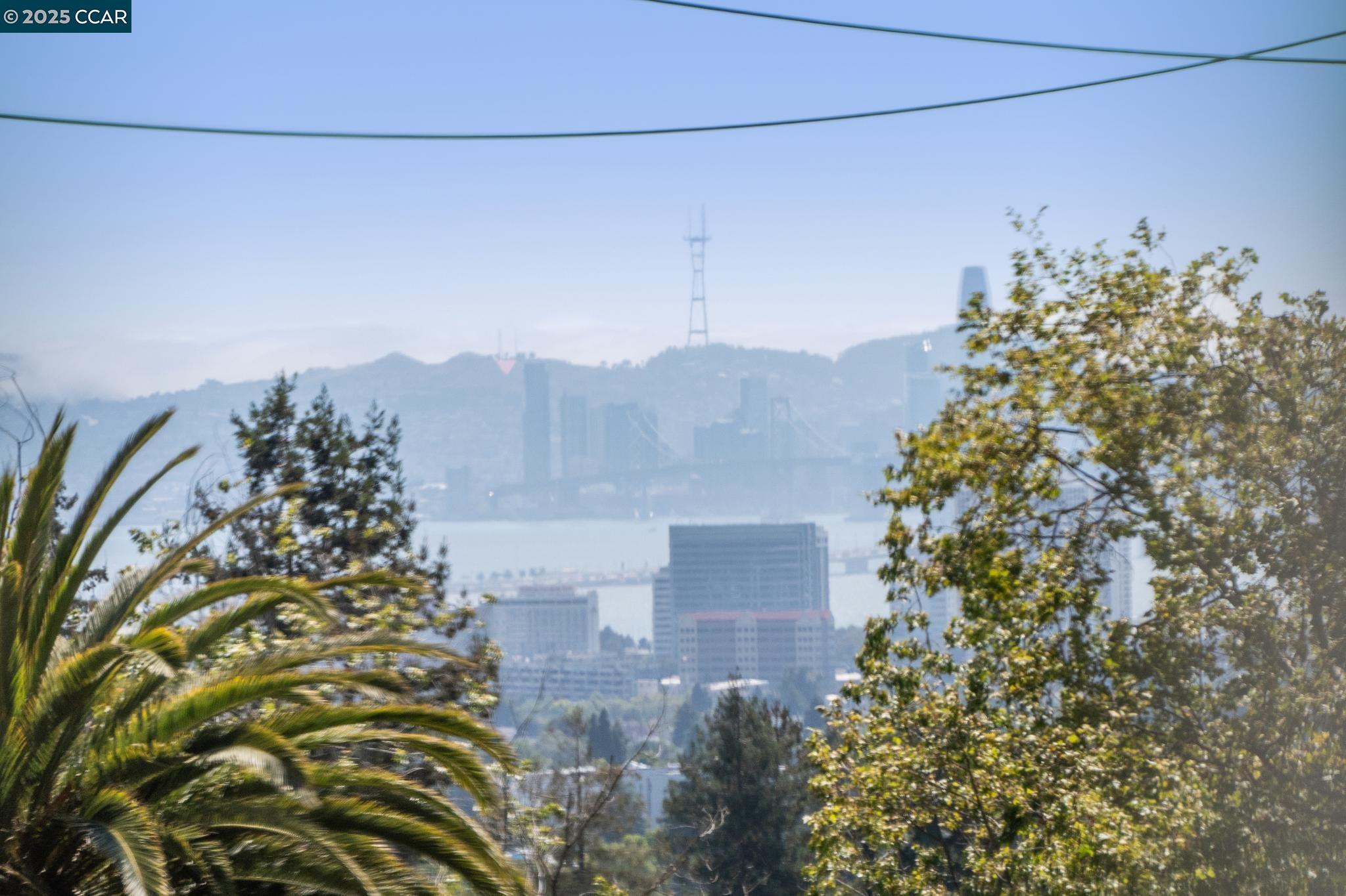 2450 Hillside Ave, Berkeley, California 94704, 3 Bedrooms Bedrooms, 7 Rooms Rooms,1 BathroomBathrooms,Residential,For Sale,2450 Hillside Ave,41103269