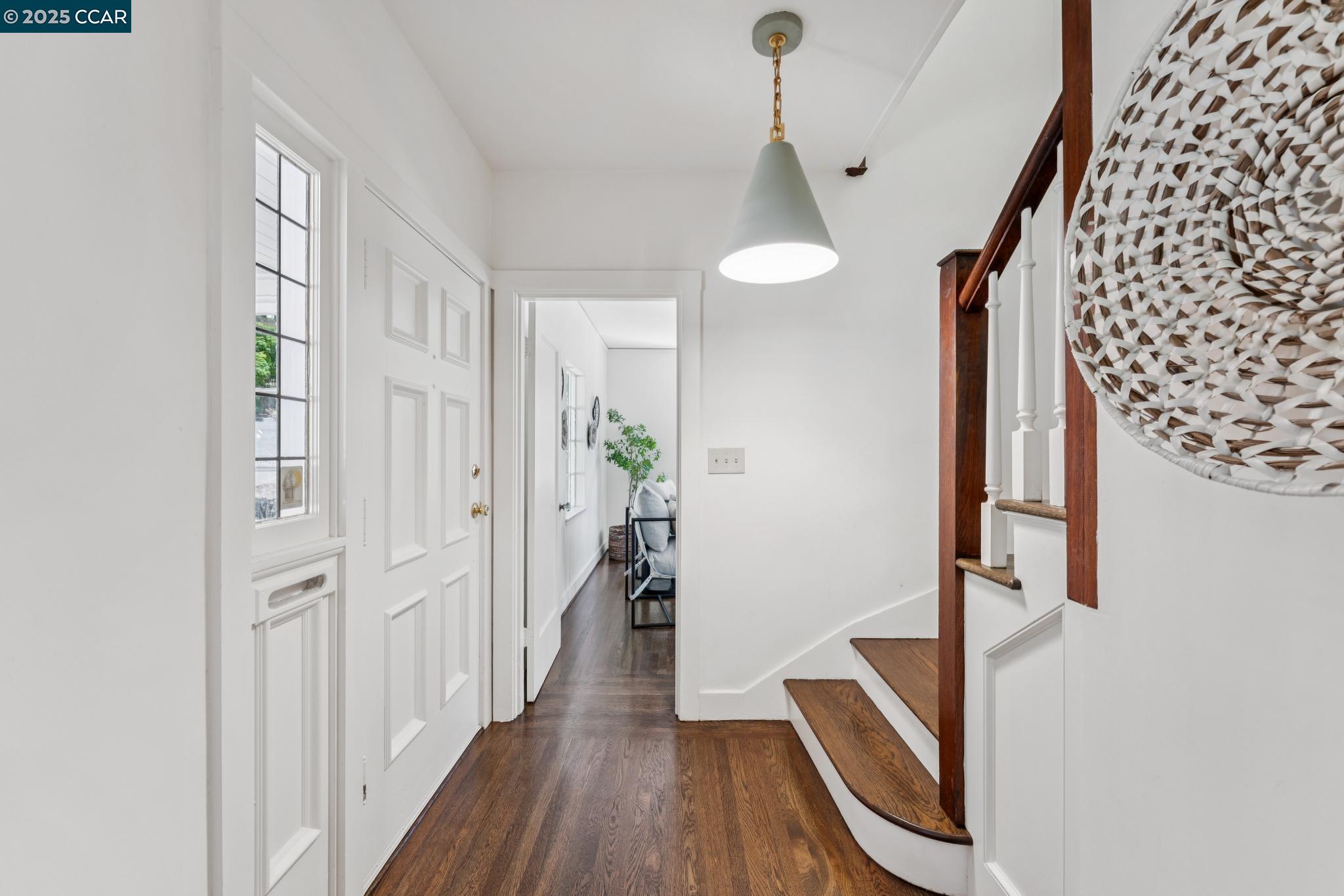 2450 Hillside Ave, Berkeley, California 94704, 3 Bedrooms Bedrooms, 7 Rooms Rooms,1 BathroomBathrooms,Residential,For Sale,2450 Hillside Ave,41103269