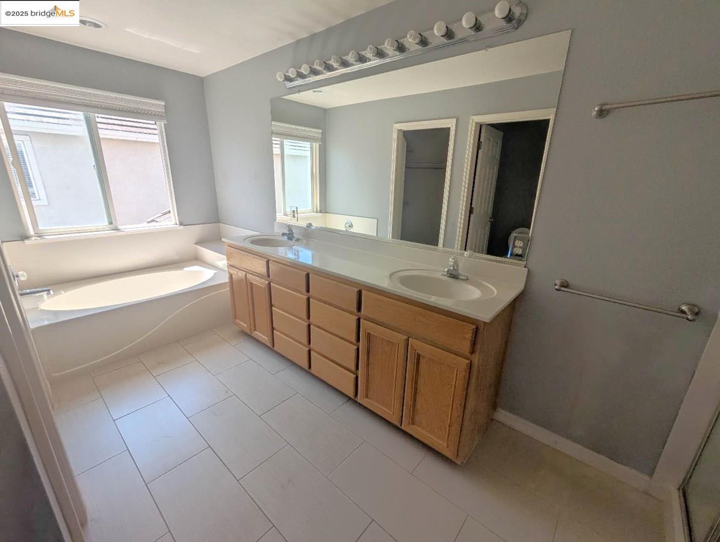 4958 Bay View CIR, Stockton, California 95219, 4 Bedrooms Bedrooms, ,3 BathroomsBathrooms,Residential,For Sale,4958 Bay View CIR,41103272