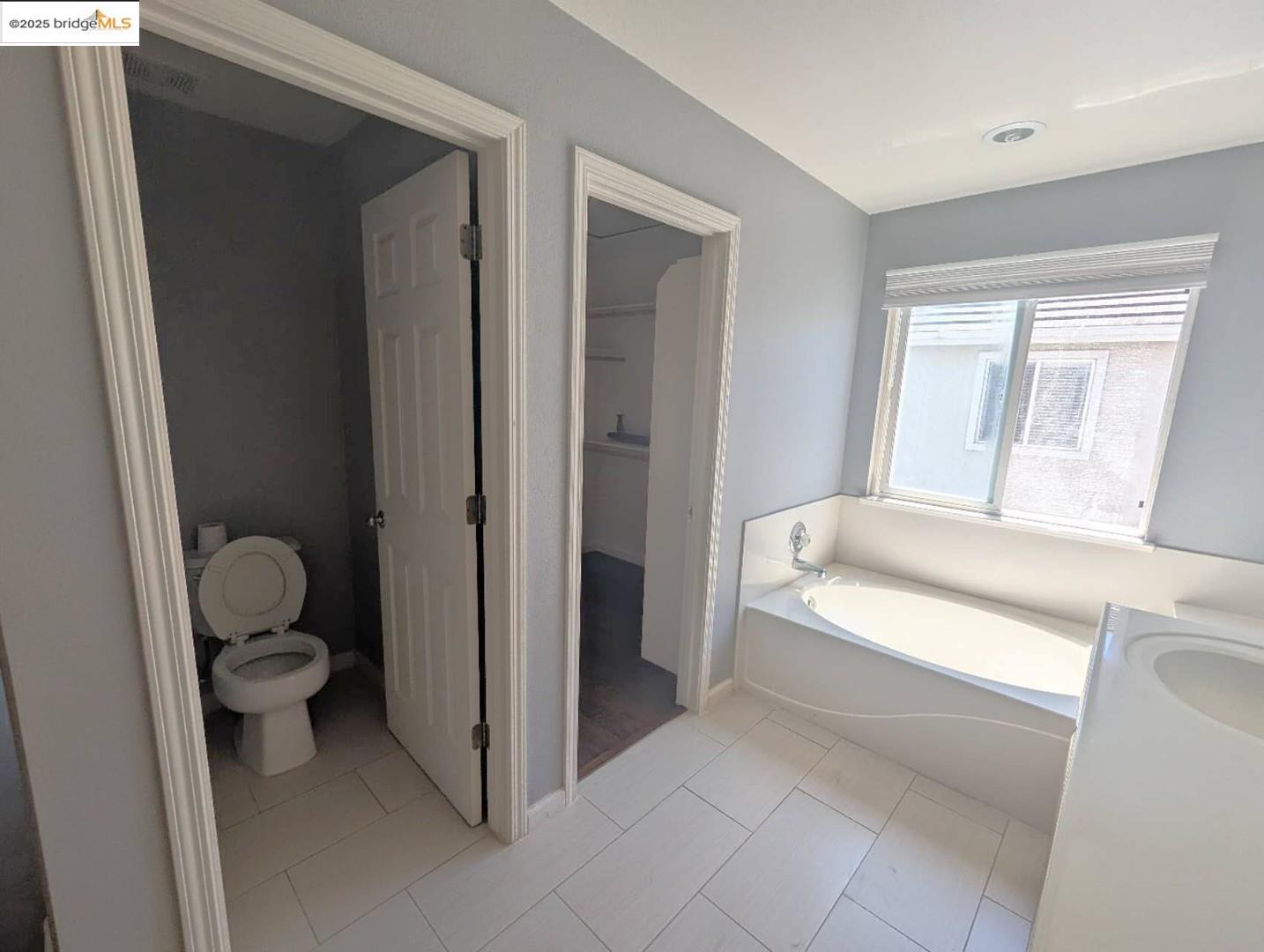 4958 Bay View CIR, Stockton, California 95219, 4 Bedrooms Bedrooms, ,3 BathroomsBathrooms,Residential,For Sale,4958 Bay View CIR,41103272