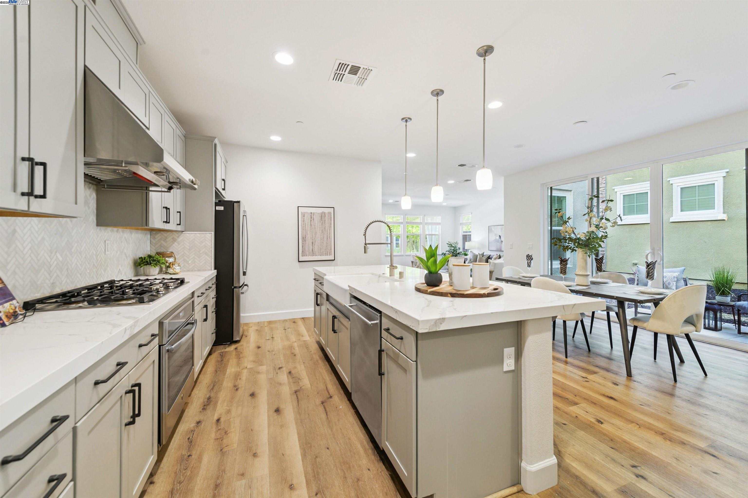 Detail Gallery Image 11 of 56 For 7260 Mount Veeder Rd, Dublin,  CA 94568 - 5 Beds | 4/1 Baths
