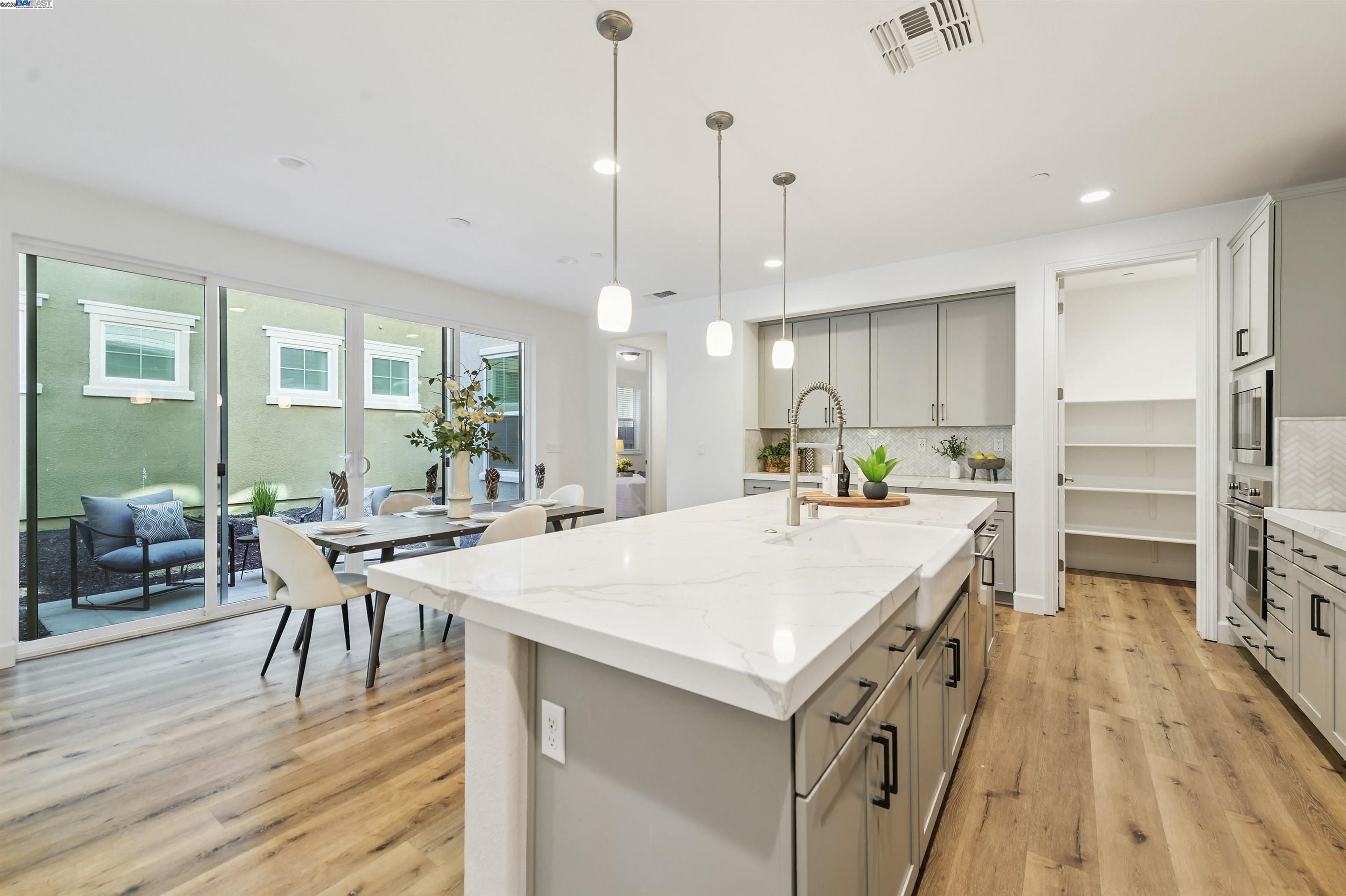 Detail Gallery Image 12 of 56 For 7260 Mount Veeder Rd, Dublin,  CA 94568 - 5 Beds | 4/1 Baths