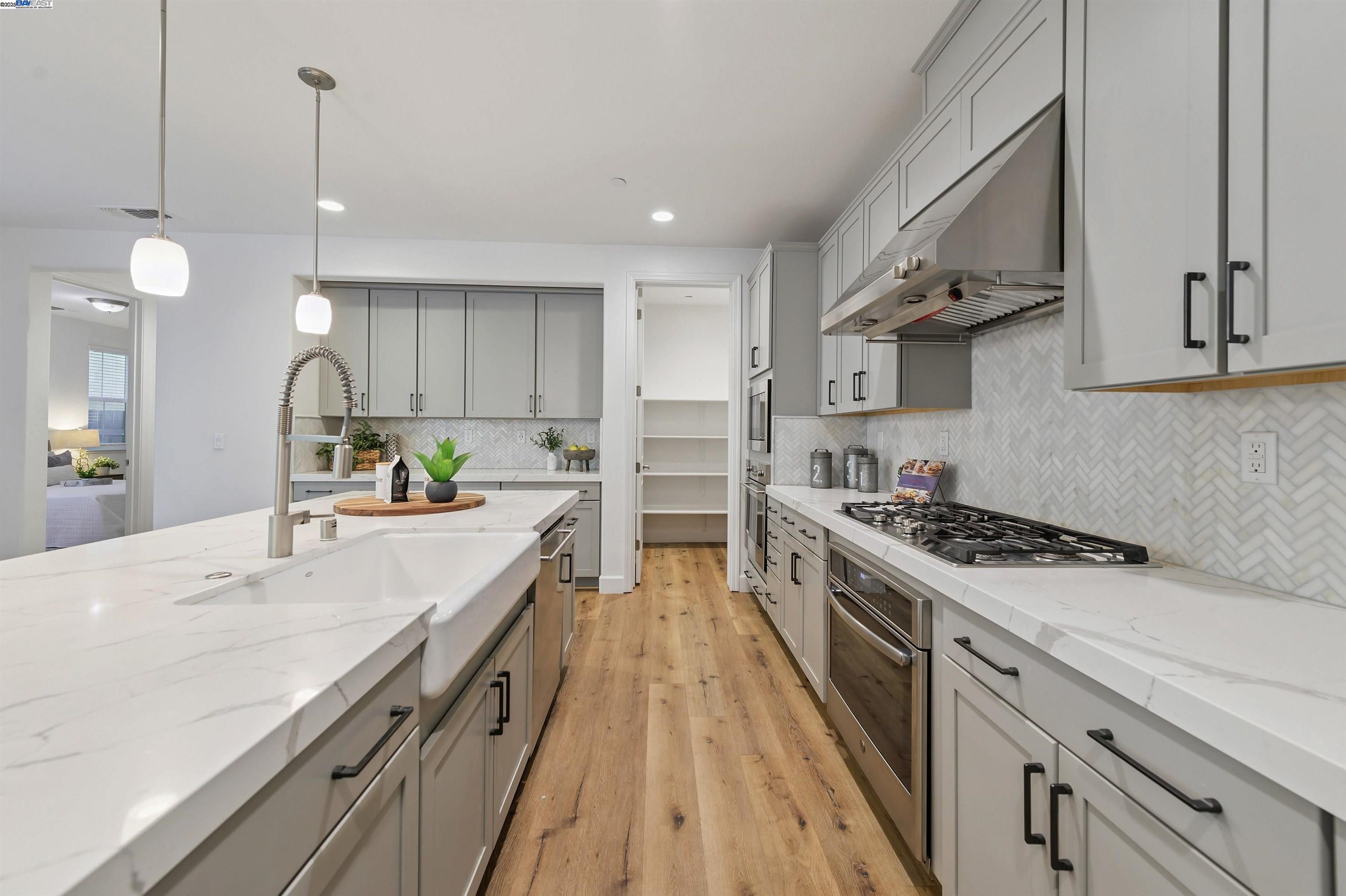 Detail Gallery Image 13 of 56 For 7260 Mount Veeder Rd, Dublin,  CA 94568 - 5 Beds | 4/1 Baths