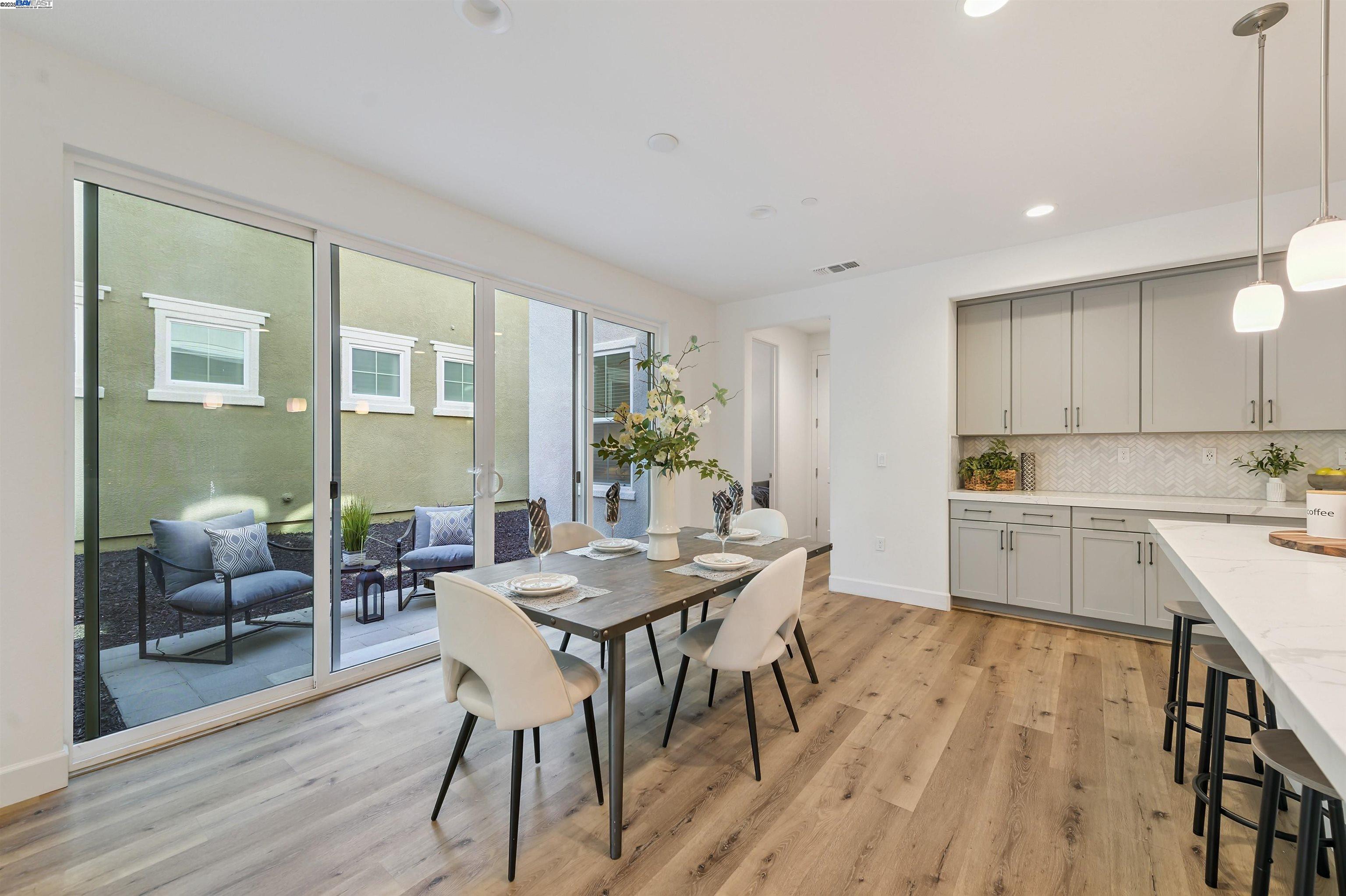 Detail Gallery Image 14 of 56 For 7260 Mount Veeder Rd, Dublin,  CA 94568 - 5 Beds | 4/1 Baths