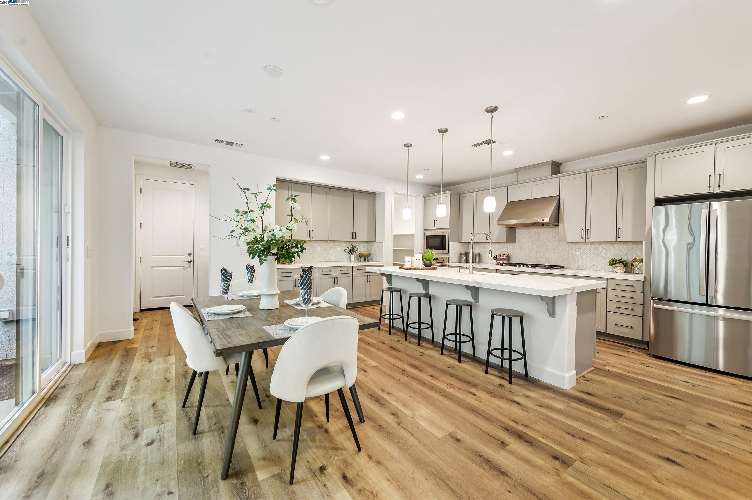 Detail Gallery Image 7 of 56 For 7260 Mount Veeder Rd, Dublin,  CA 94568 - 5 Beds | 4/1 Baths