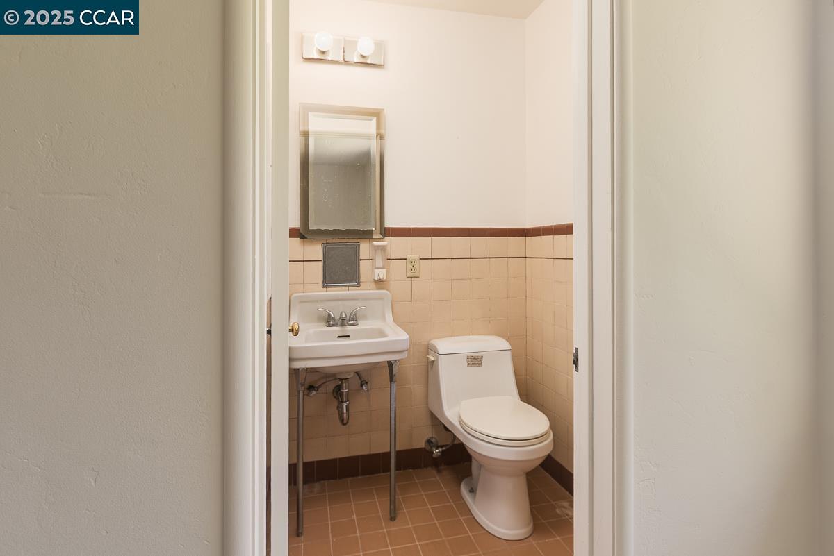 877 Mountain View Dr, Lafayette, California 94549, 3 Bedrooms Bedrooms, 6 Rooms Rooms,2 BathroomsBathrooms,Residential,For Sale,877 Mountain View Dr,41103274