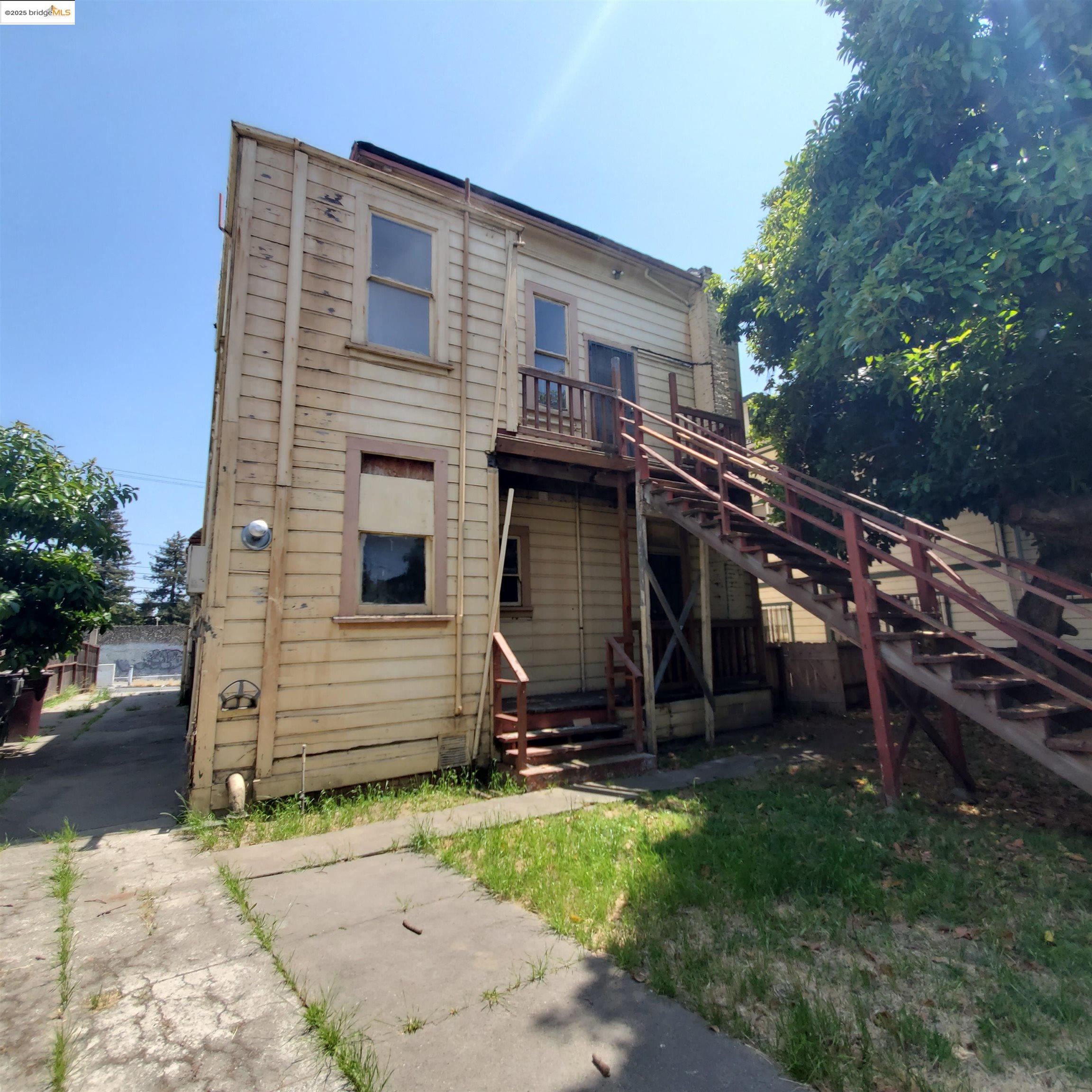 1737 13Th Ave, Oakland, California 94606, ,Residential Income,For Sale,1737 13Th Ave,41103275