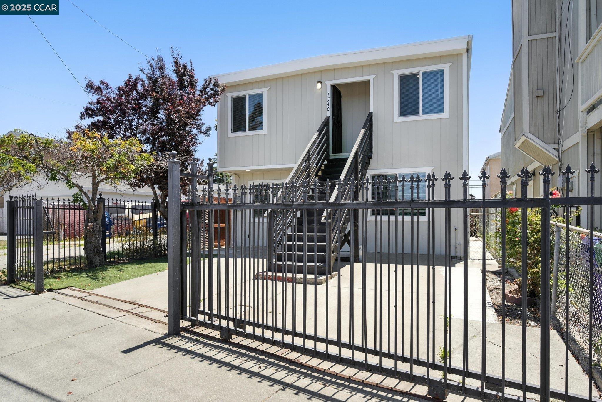 Detail Gallery Image 2 of 43 For 1540 Bush Ave, San Pablo,  CA 94806 - 4 Beds | 2 Baths