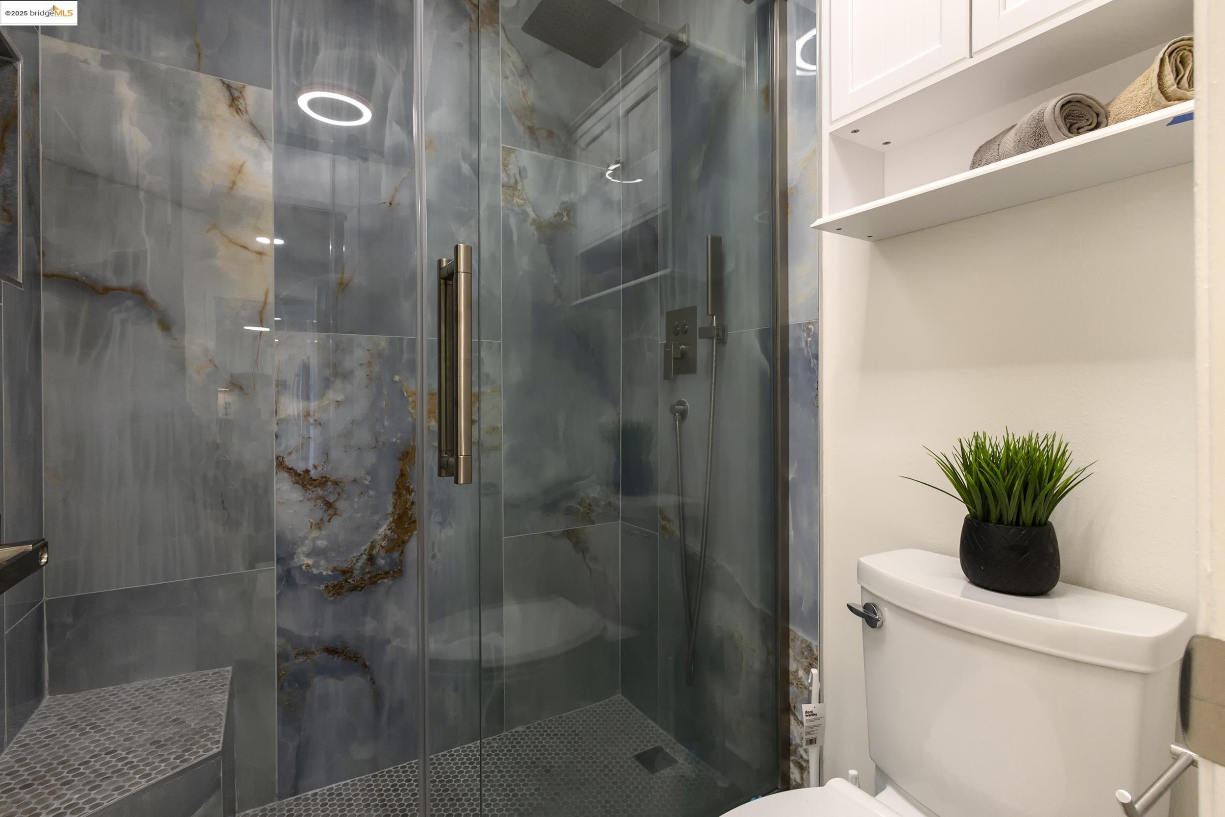 Detail Gallery Image 18 of 25 For 2 Anchor #F497,  Emeryville,  CA 94608 - 1 Beds | 1 Baths