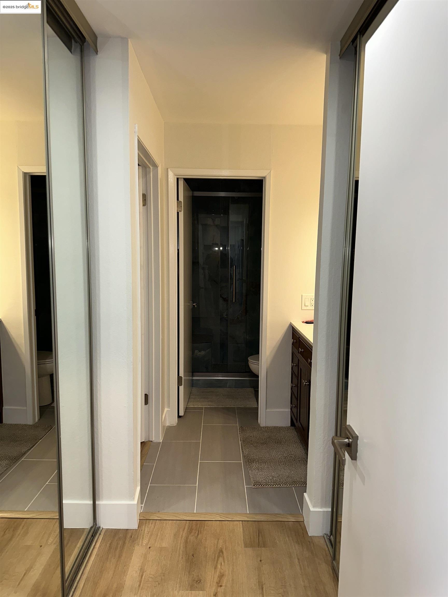 Photo #5: 41103279 Listing 