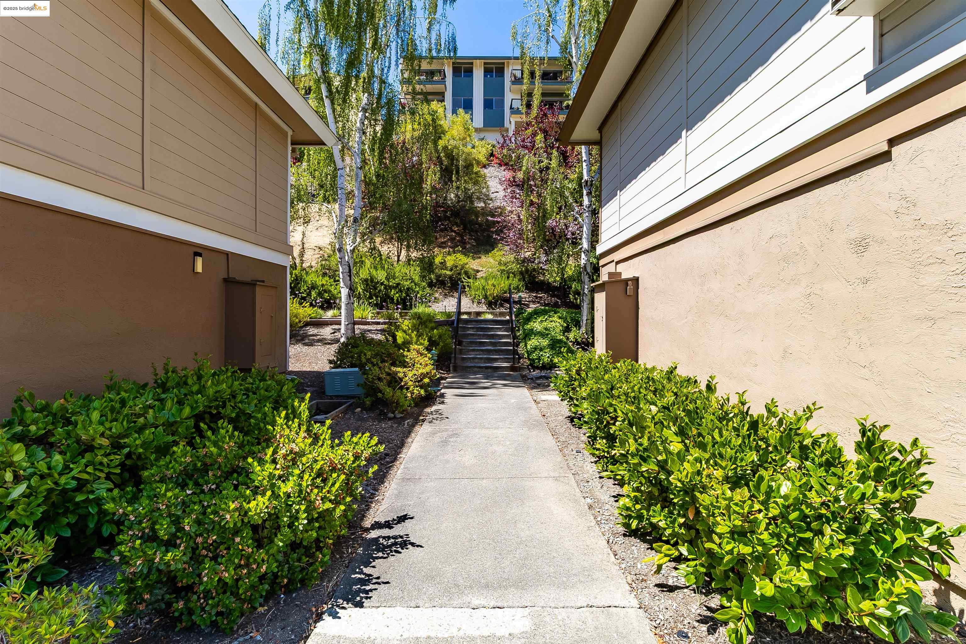 1405 Ptarmigan Dr # 1, Walnut Creek, California 94595, 1 Bedroom Bedrooms, 4 Rooms Rooms,1 BathroomBathrooms,Residential,For Sale,1405 Ptarmigan Dr # 1,41103281