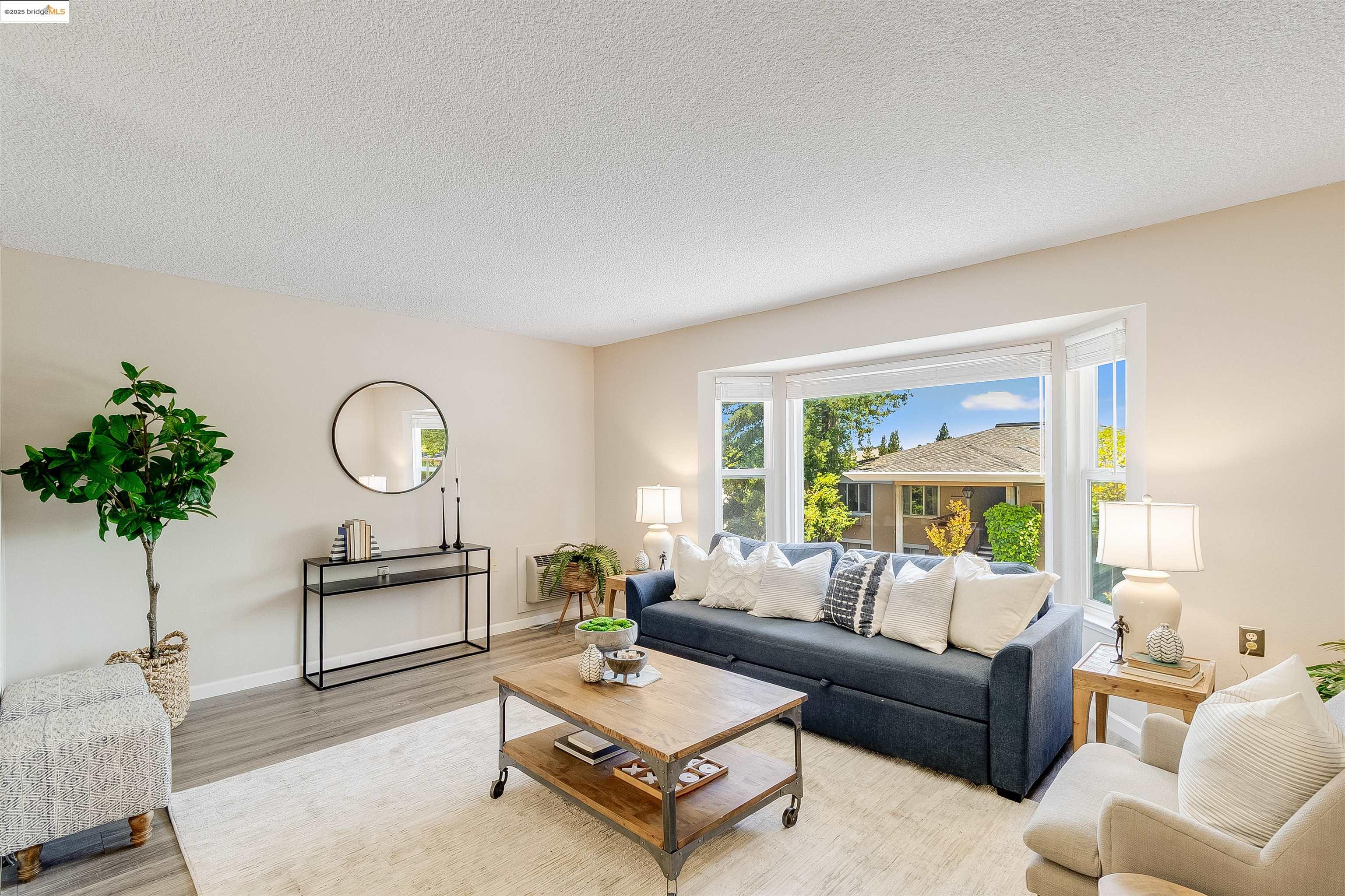 1405 Ptarmigan Dr # 1, Walnut Creek, California 94595, 1 Bedroom Bedrooms, 4 Rooms Rooms,1 BathroomBathrooms,Residential,For Sale,1405 Ptarmigan Dr # 1,41103281