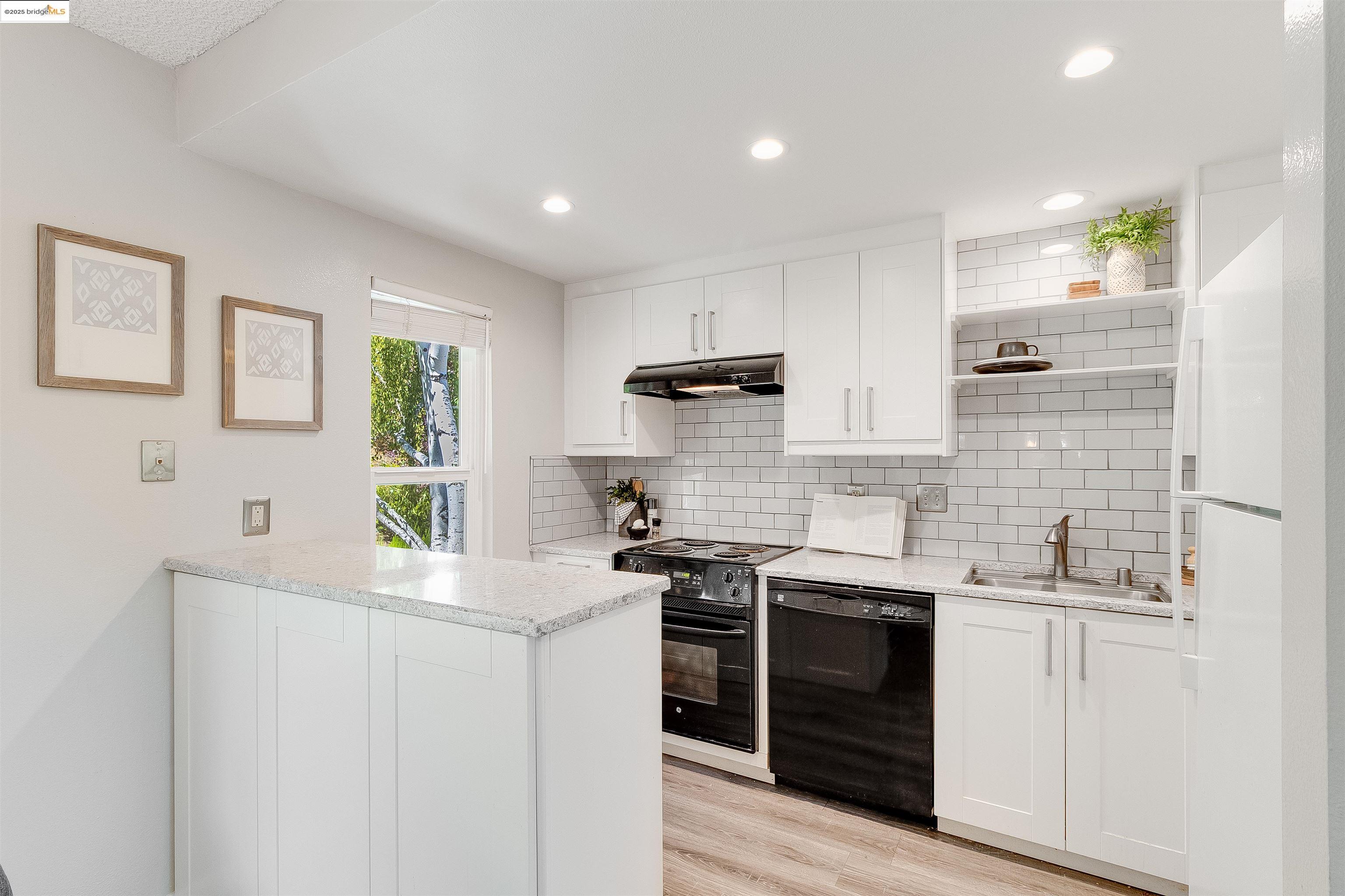 1405 Ptarmigan Dr # 1, Walnut Creek, California 94595, 1 Bedroom Bedrooms, 4 Rooms Rooms,1 BathroomBathrooms,Residential,For Sale,1405 Ptarmigan Dr # 1,41103281