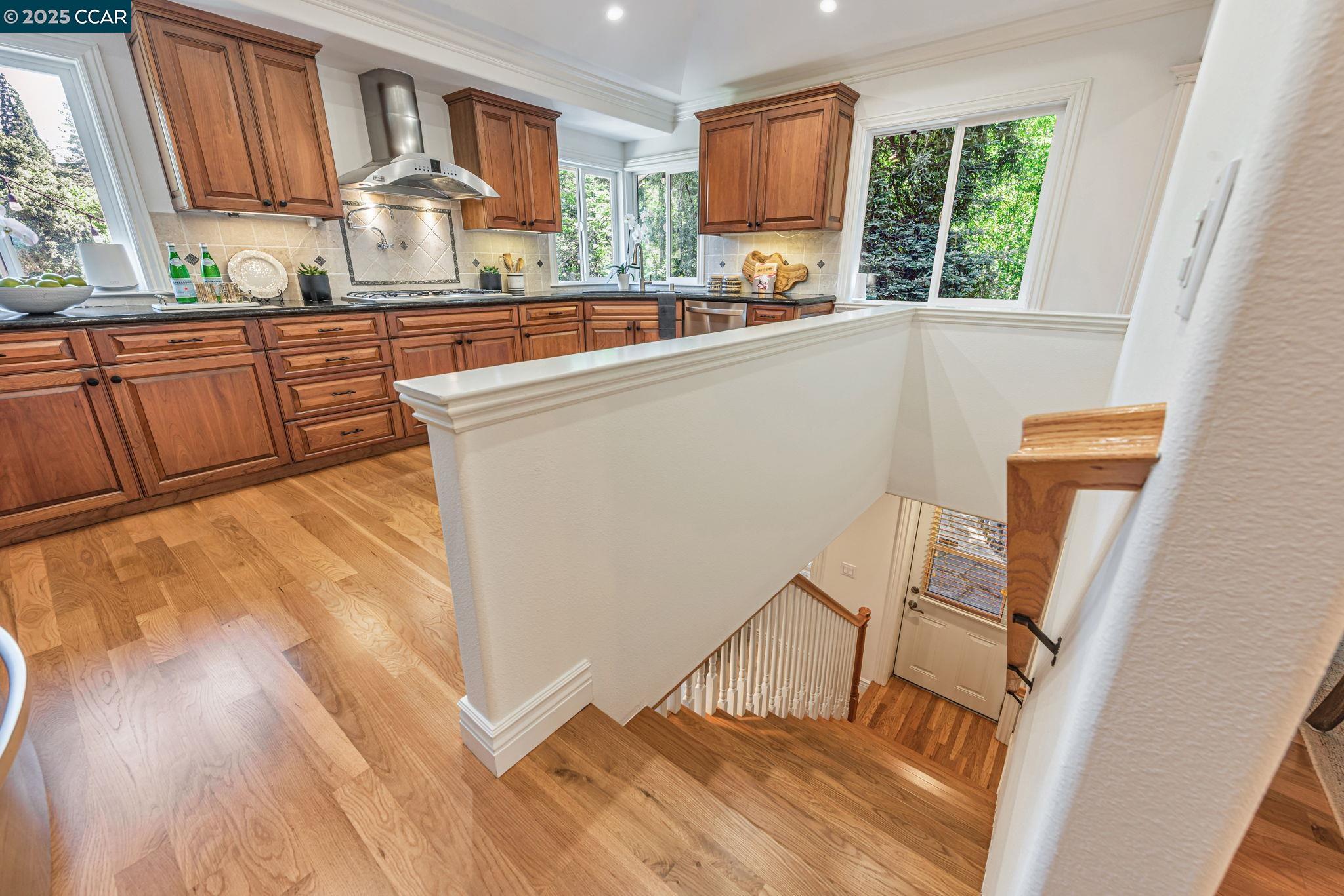 Detail Gallery Image 13 of 55 For 285 Moraga Way, Orinda,  CA 94563 - 3 Beds | 3 Baths