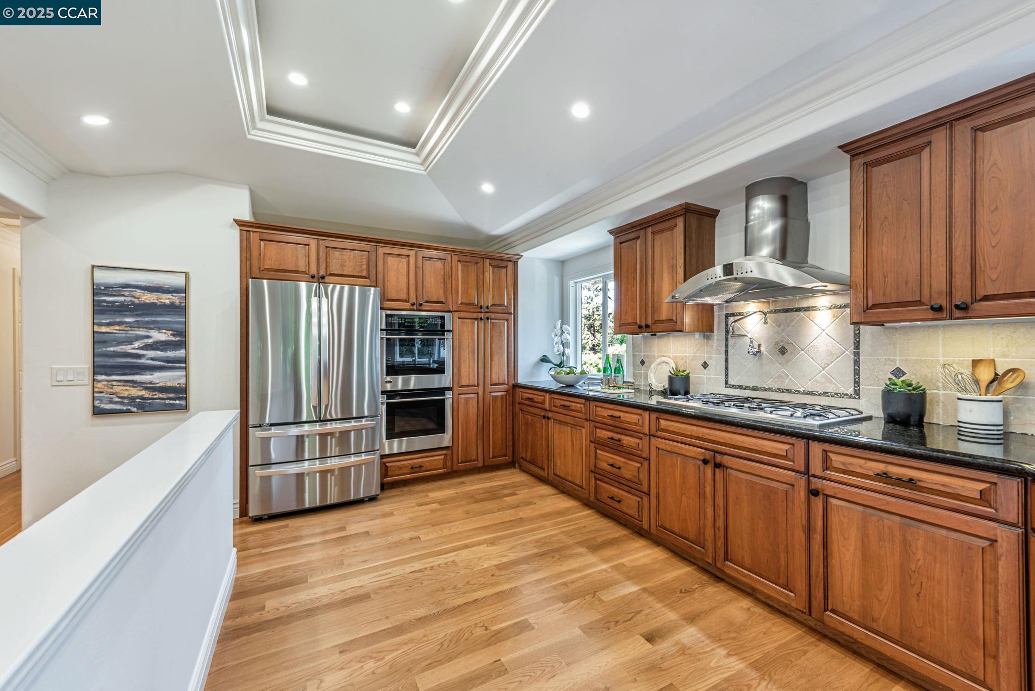 Detail Gallery Image 14 of 55 For 285 Moraga Way, Orinda,  CA 94563 - 3 Beds | 3 Baths