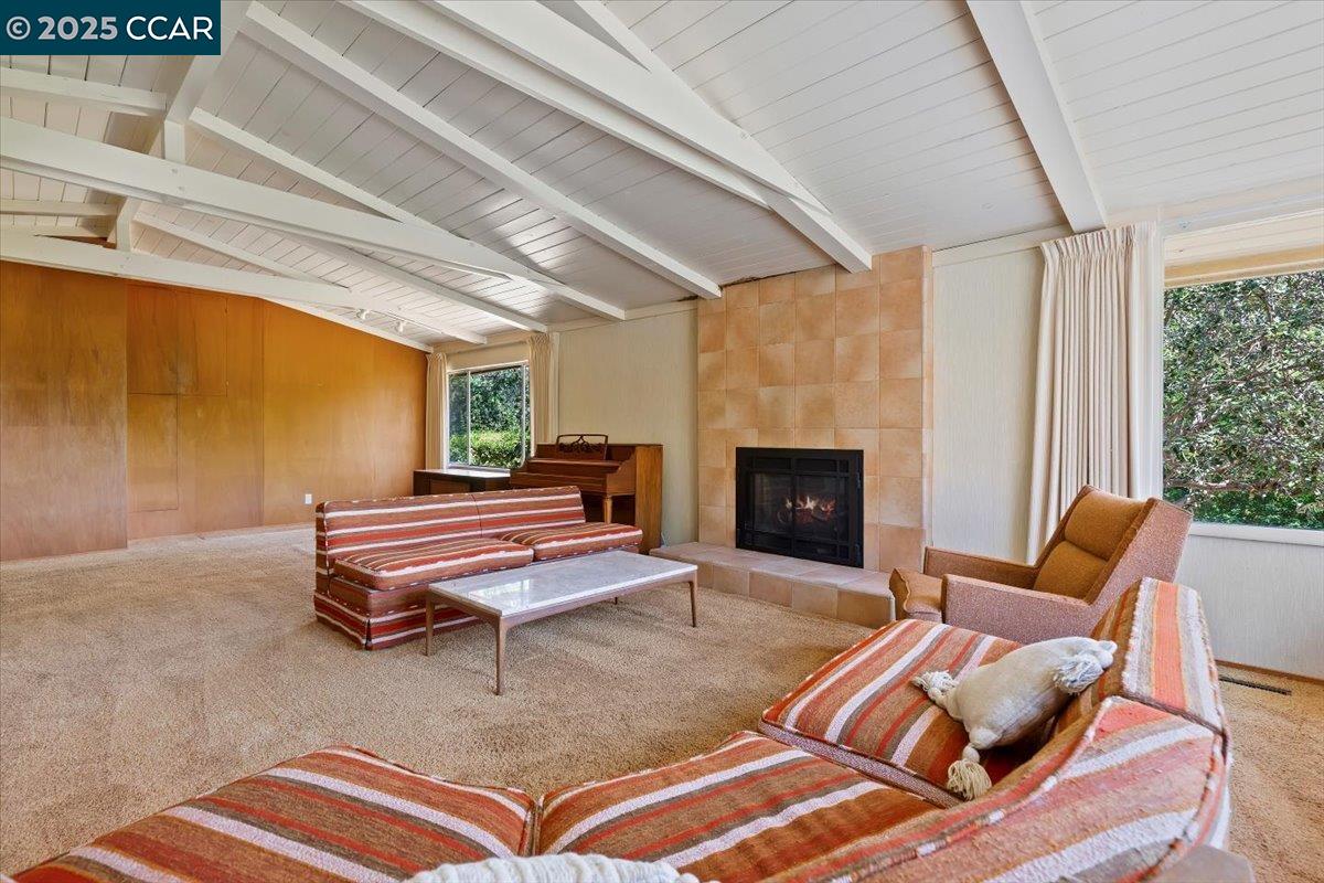 645 Evelyn Ct, Lafayette, California 94549, 4 Bedrooms Bedrooms, 8 Rooms Rooms,2 BathroomsBathrooms,Residential,For Sale,645 Evelyn Ct,41103283