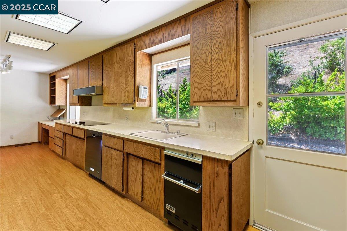 645 Evelyn Ct, Lafayette, California 94549, 4 Bedrooms Bedrooms, 8 Rooms Rooms,2 BathroomsBathrooms,Residential,For Sale,645 Evelyn Ct,41103283