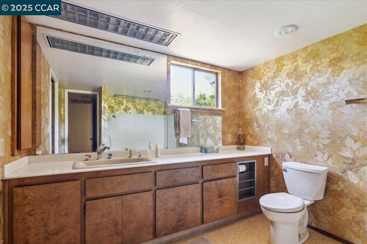 645 Evelyn Ct, Lafayette, California 94549, 4 Bedrooms Bedrooms, 8 Rooms Rooms,2 BathroomsBathrooms,Residential,For Sale,645 Evelyn Ct,41103283
