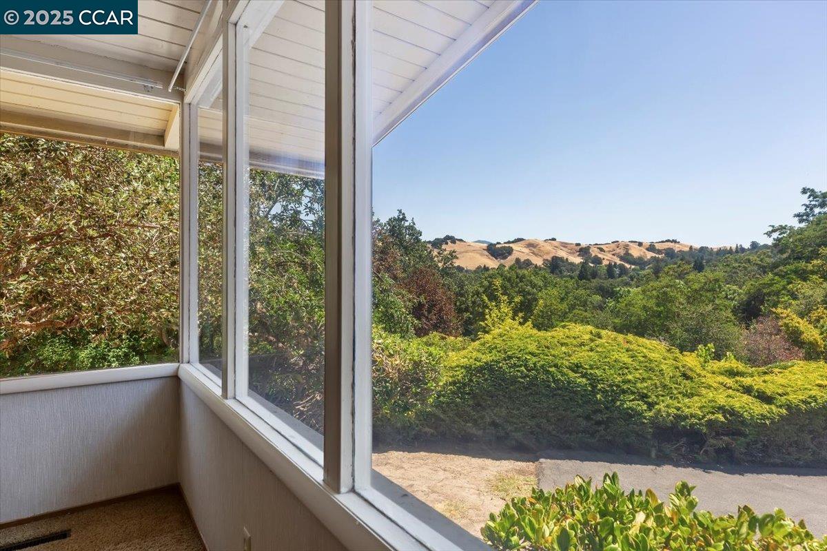 645 Evelyn Ct, Lafayette, California 94549, 4 Bedrooms Bedrooms, 8 Rooms Rooms,2 BathroomsBathrooms,Residential,For Sale,645 Evelyn Ct,41103283