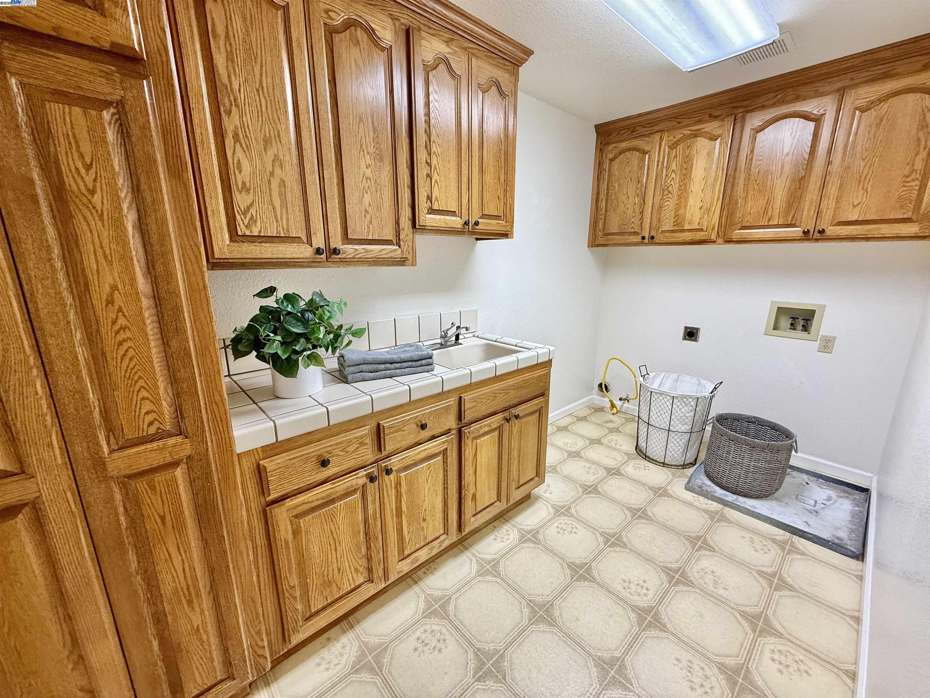 Detail Gallery Image 36 of 60 For 4482 Guilford Pl, Livermore,  CA 94550 - 5 Beds | 3 Baths