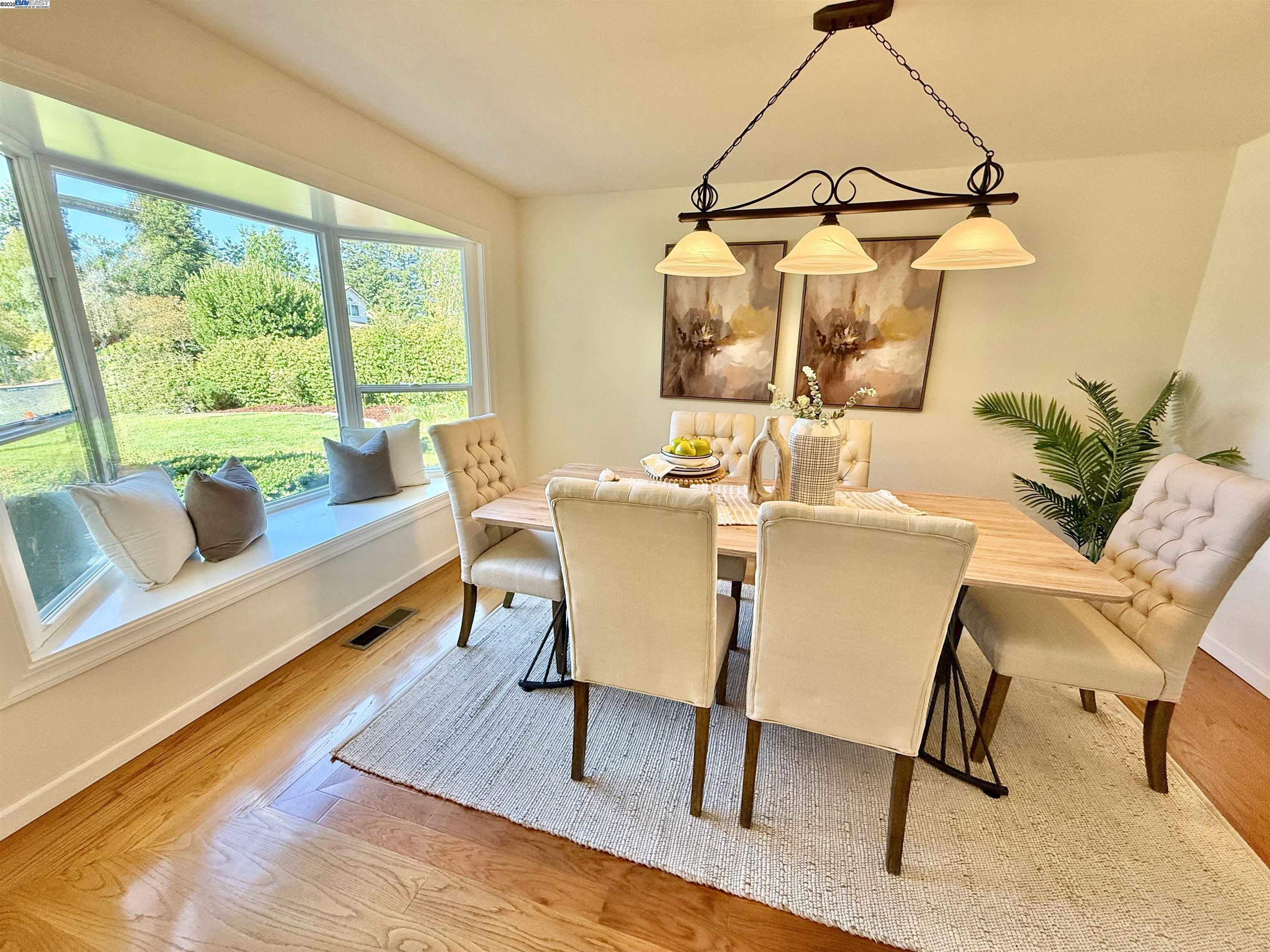 Detail Gallery Image 10 of 60 For 4482 Guilford Pl, Livermore,  CA 94550 - 5 Beds | 3 Baths