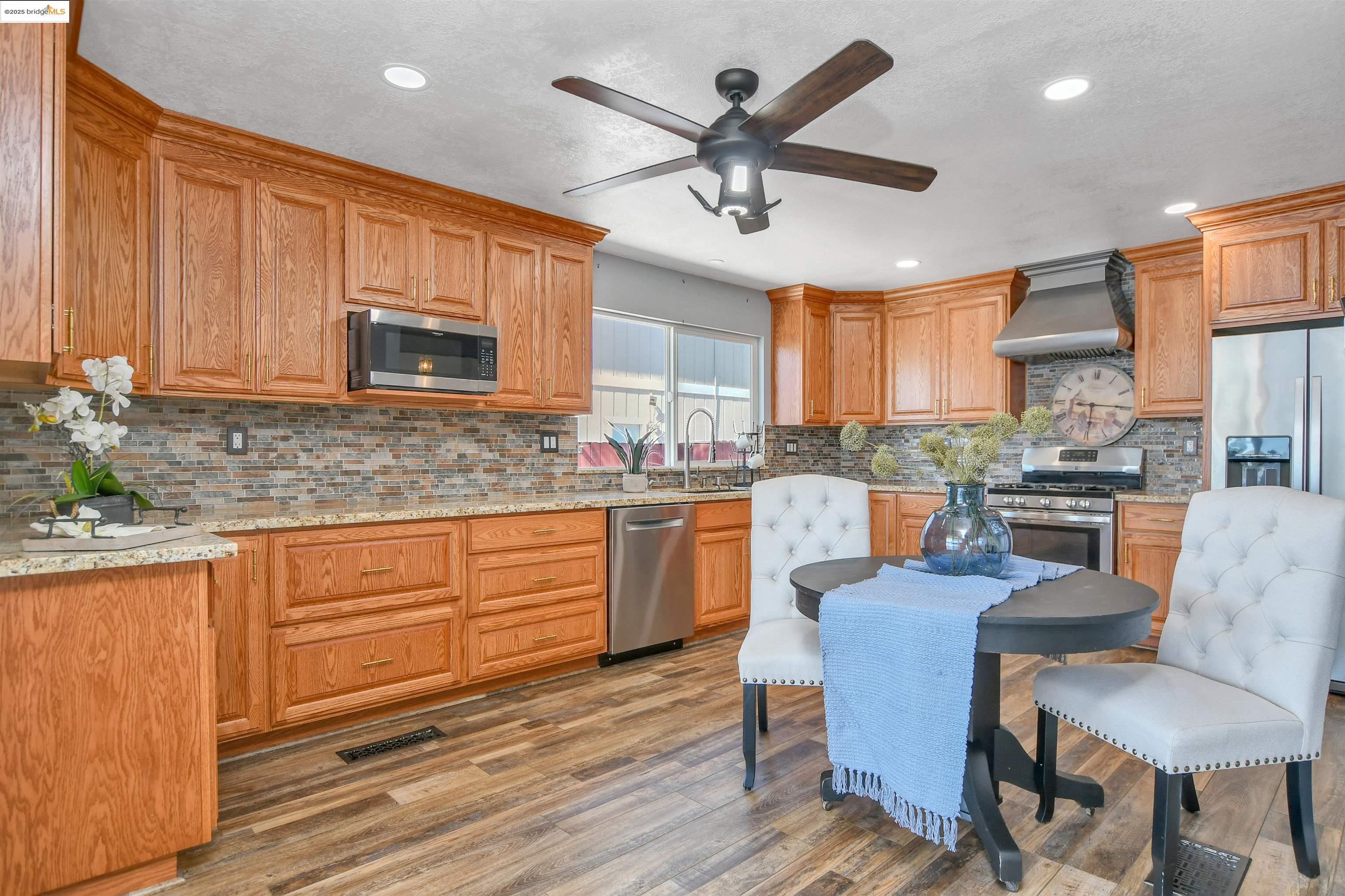 Detail Gallery Image 11 of 30 For 780 Beaver Ln, Discovery Bay,  CA 94505 - 3 Beds | 2 Baths