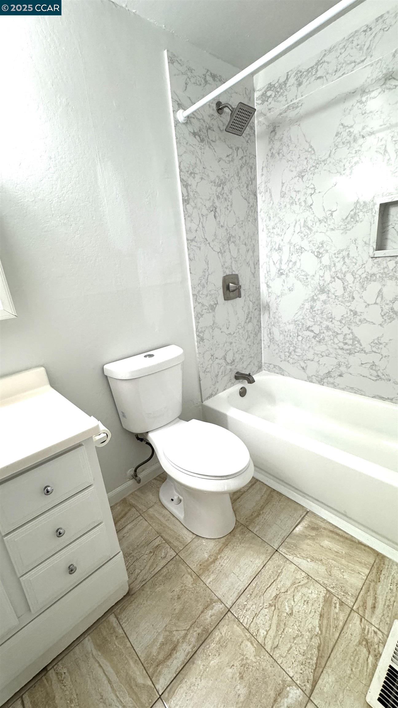 Photo #12: 41103287 Listing: Photo #12