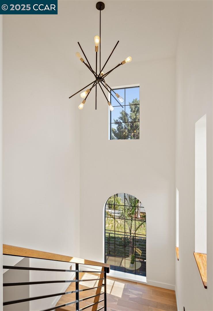 Detail Gallery Image 20 of 60 For 627 59th St, Oakland,  CA 94609 - 4 Beds | 3 Baths