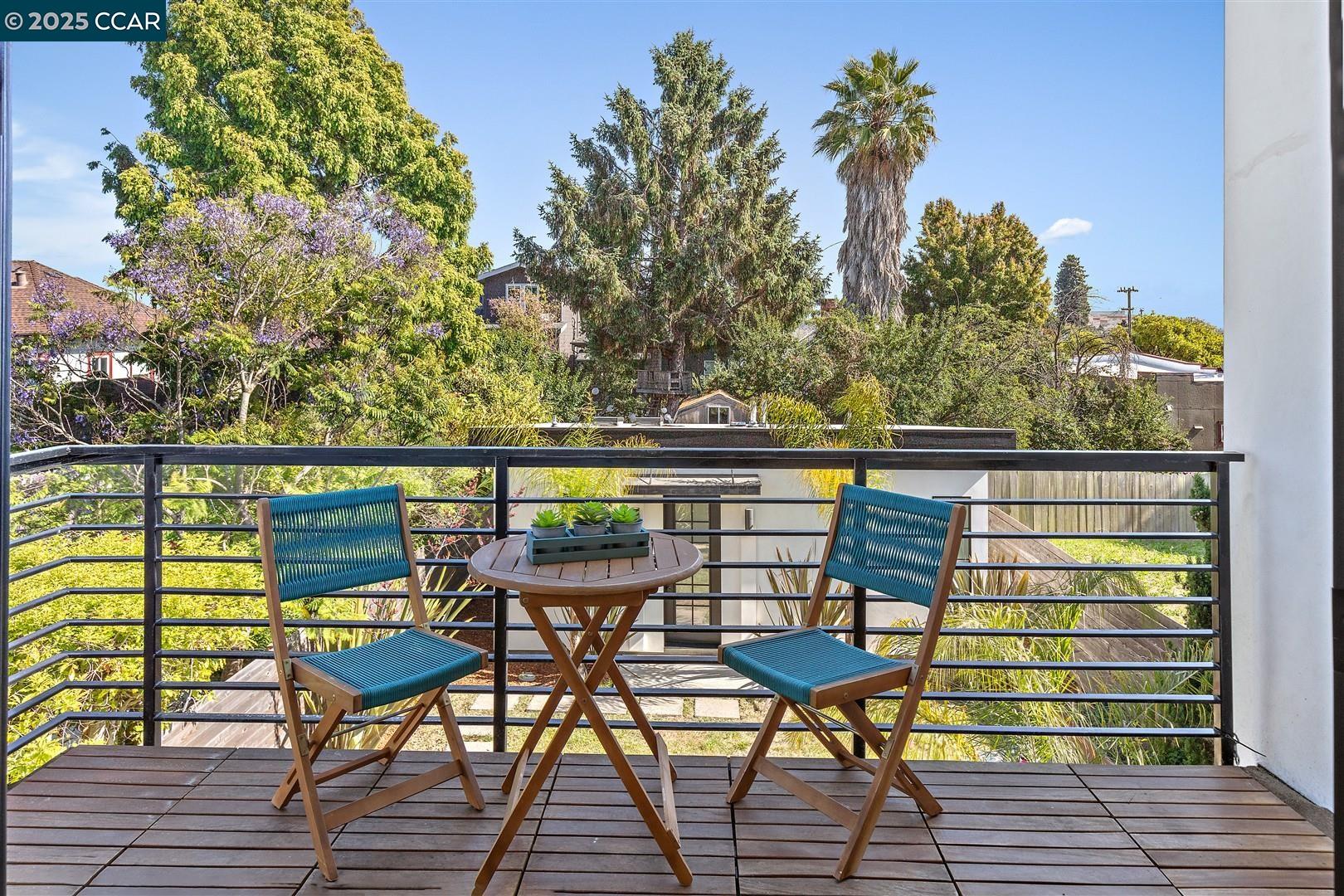 Detail Gallery Image 26 of 60 For 627 59th St, Oakland,  CA 94609 - 4 Beds | 3 Baths