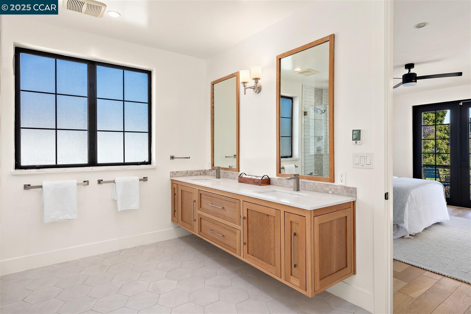 Detail Gallery Image 31 of 60 For 627 59th St, Oakland,  CA 94609 - 4 Beds | 3 Baths