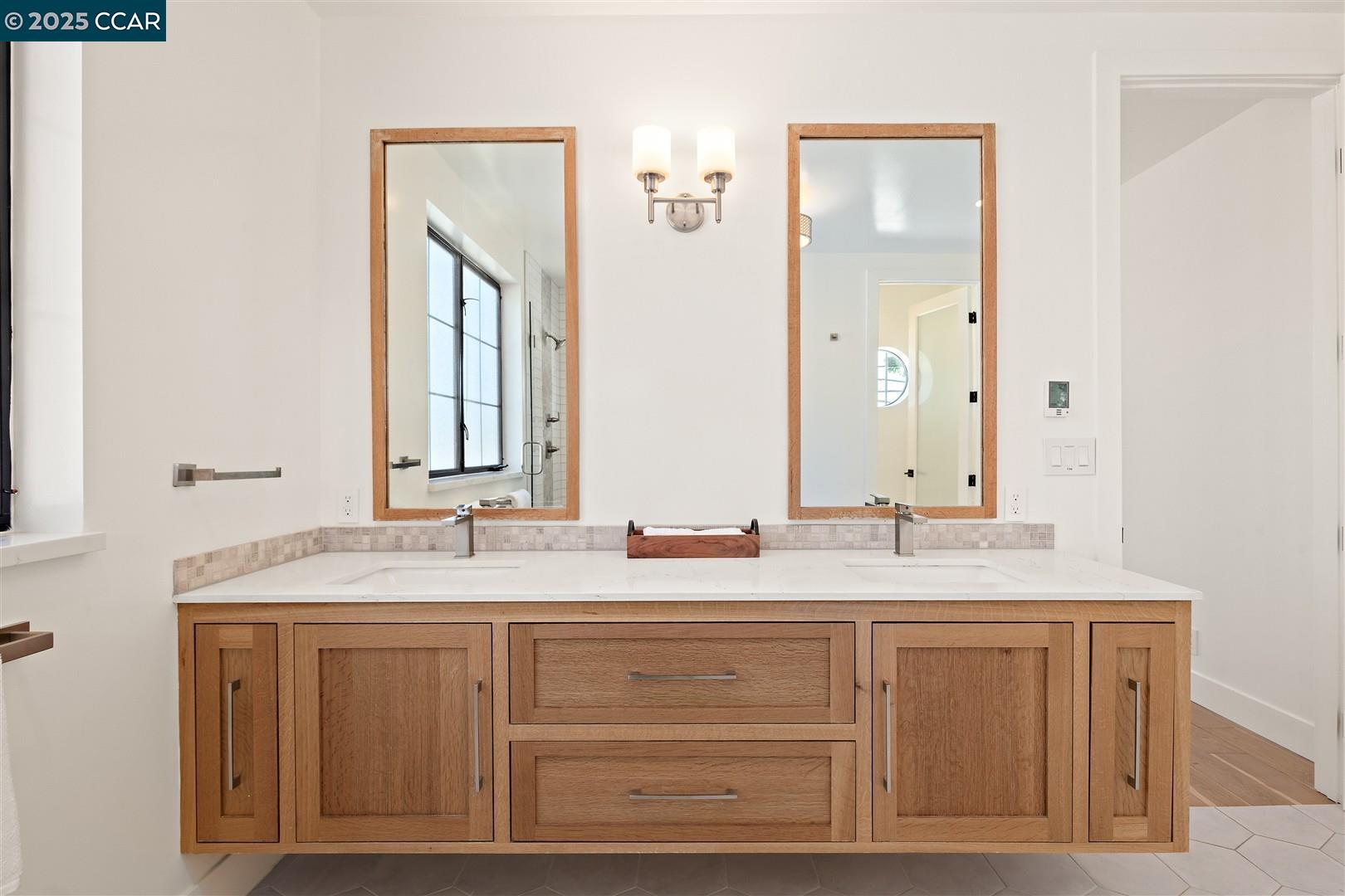 Detail Gallery Image 32 of 60 For 627 59th St, Oakland,  CA 94609 - 4 Beds | 3 Baths