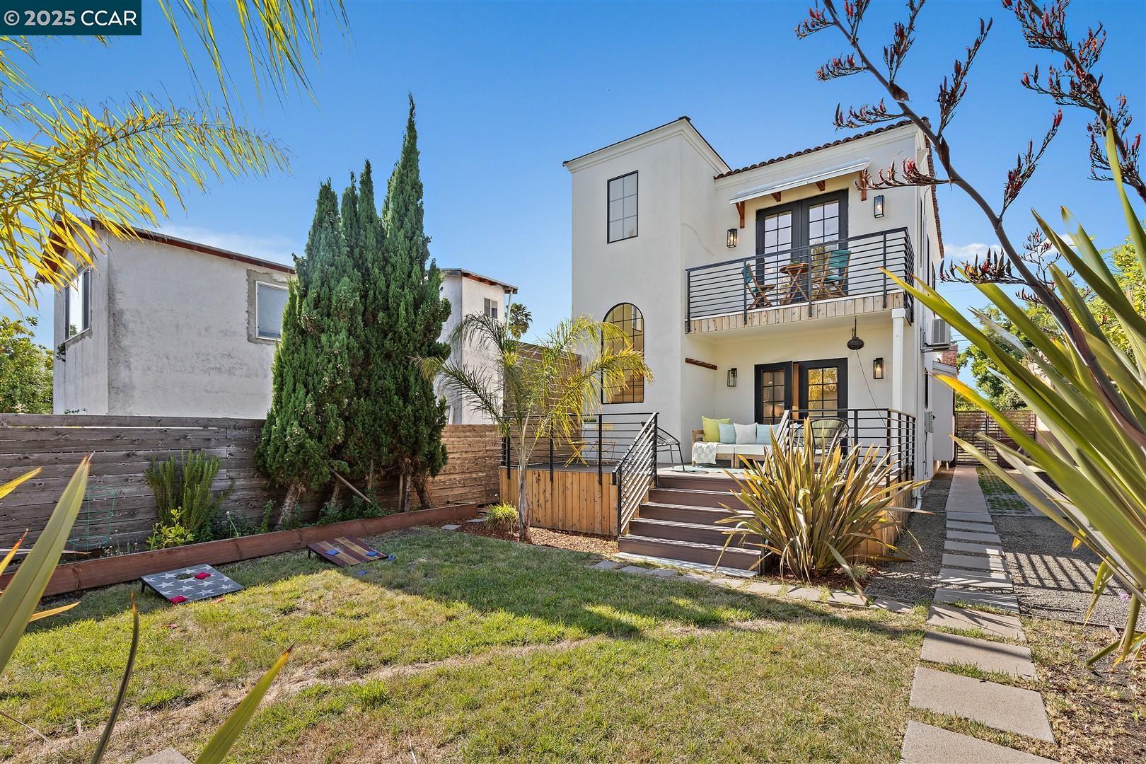 Detail Gallery Image 35 of 60 For 627 59th St, Oakland,  CA 94609 - 4 Beds | 3 Baths