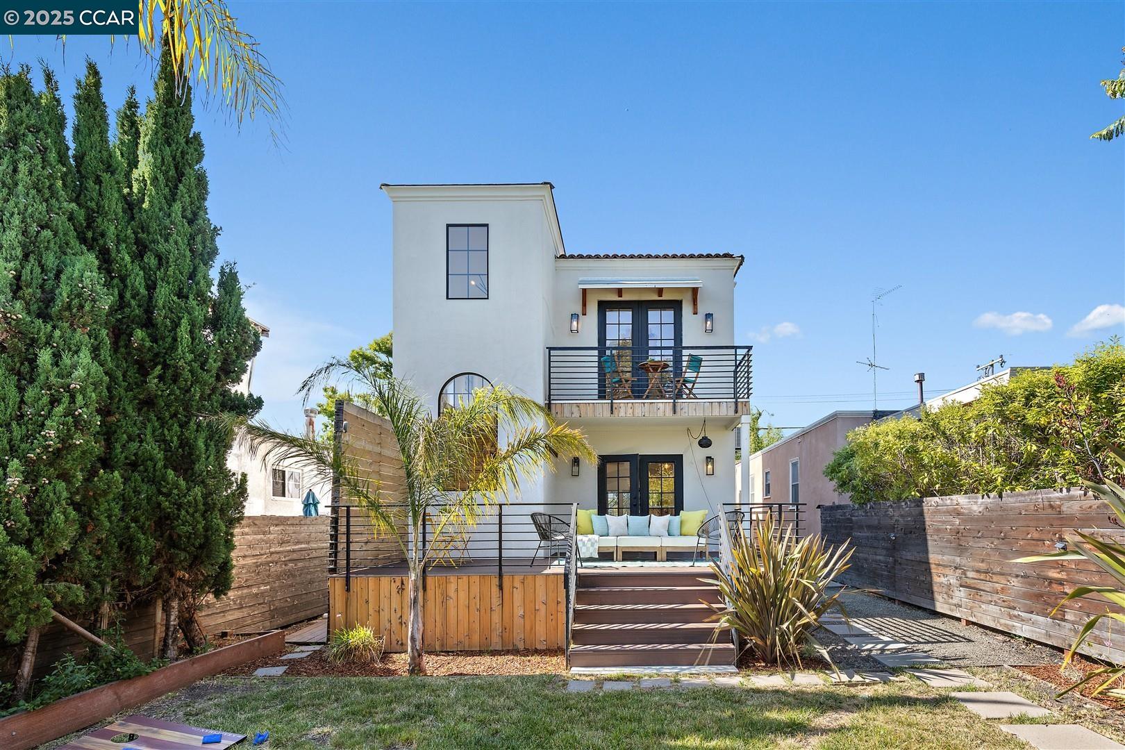 Detail Gallery Image 36 of 60 For 627 59th St, Oakland,  CA 94609 - 4 Beds | 3 Baths