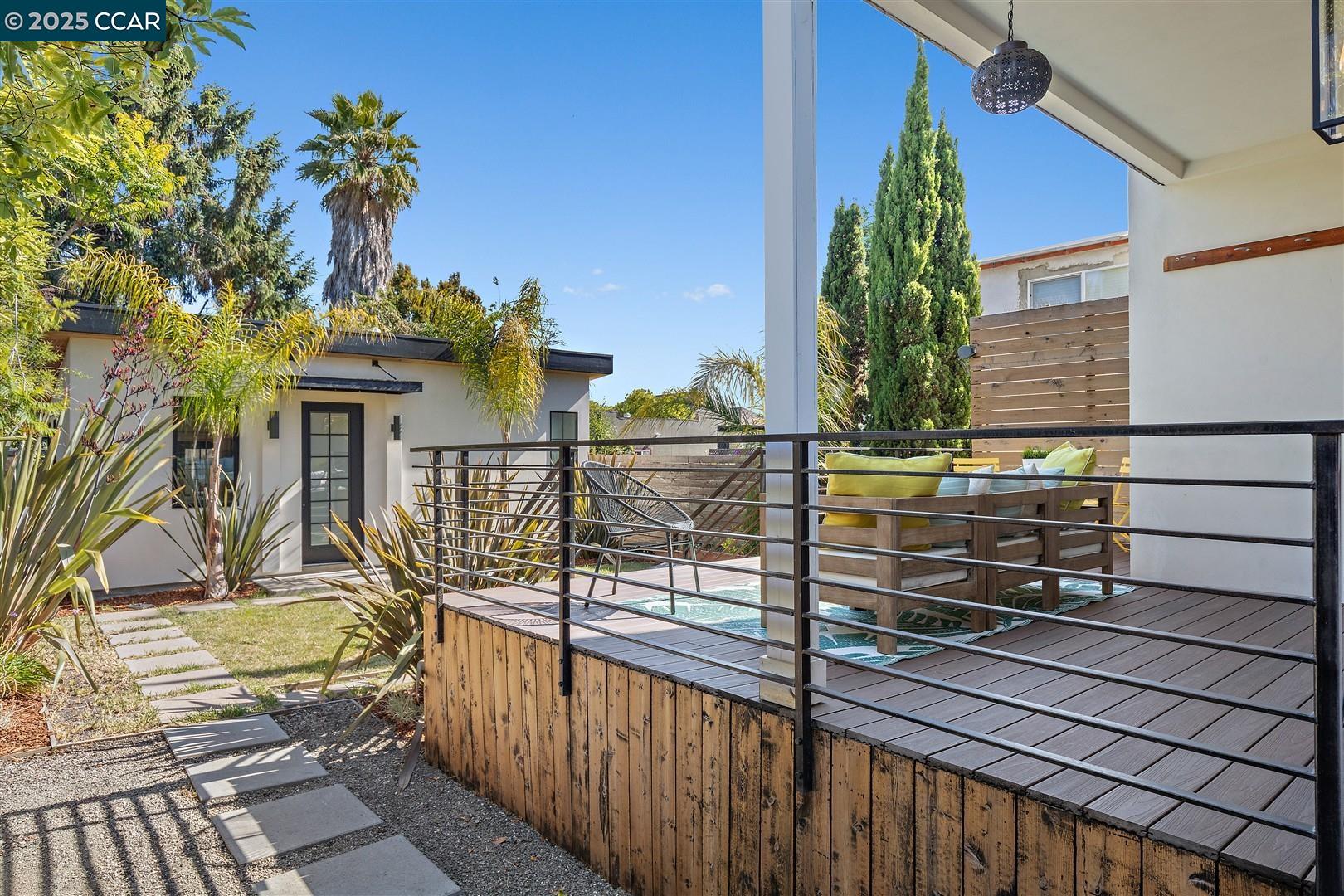 Detail Gallery Image 38 of 60 For 627 59th St, Oakland,  CA 94609 - 4 Beds | 3 Baths