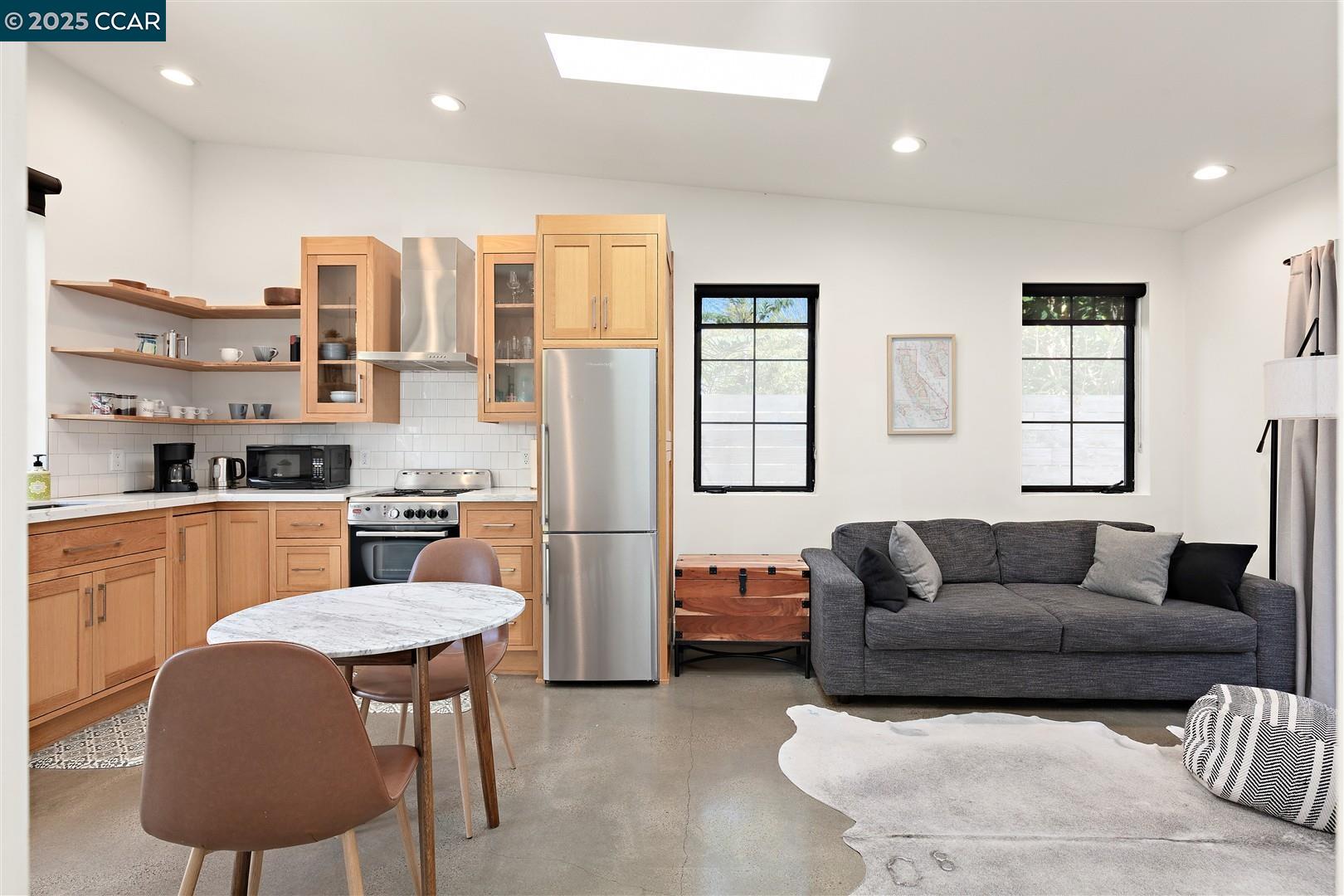 Detail Gallery Image 41 of 60 For 627 59th St, Oakland,  CA 94609 - 4 Beds | 3 Baths
