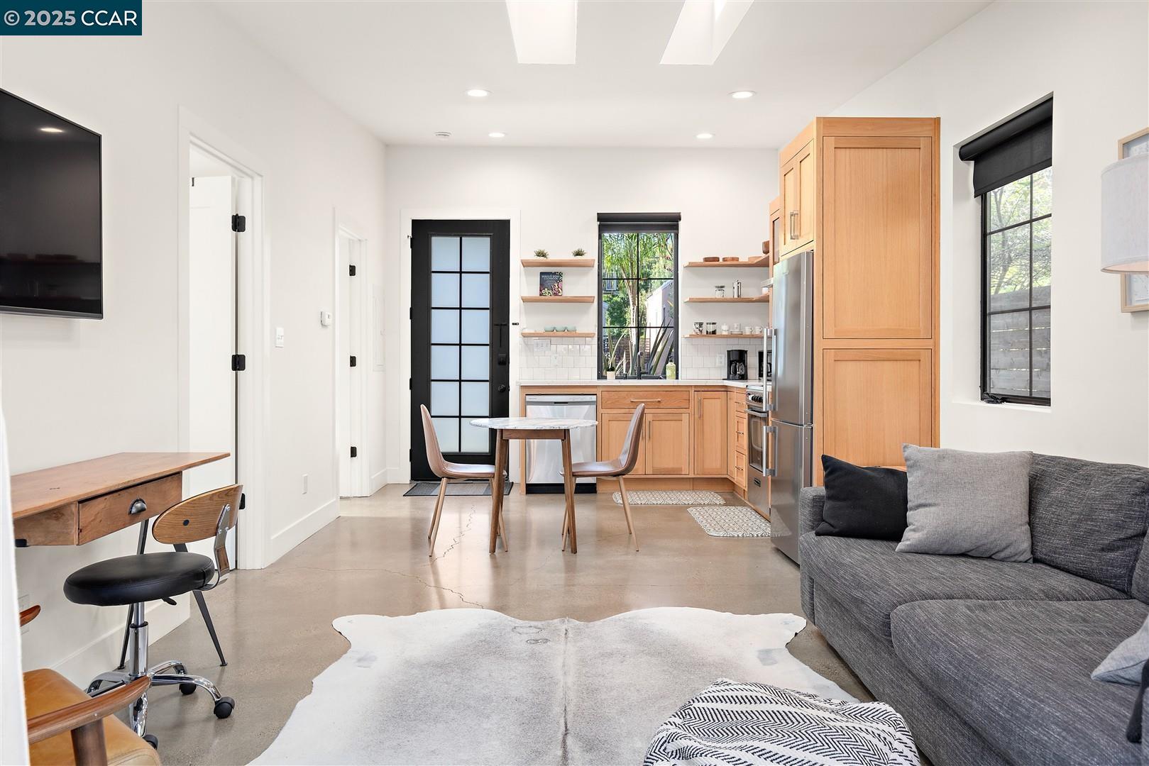 Detail Gallery Image 42 of 60 For 627 59th St, Oakland,  CA 94609 - 4 Beds | 3 Baths