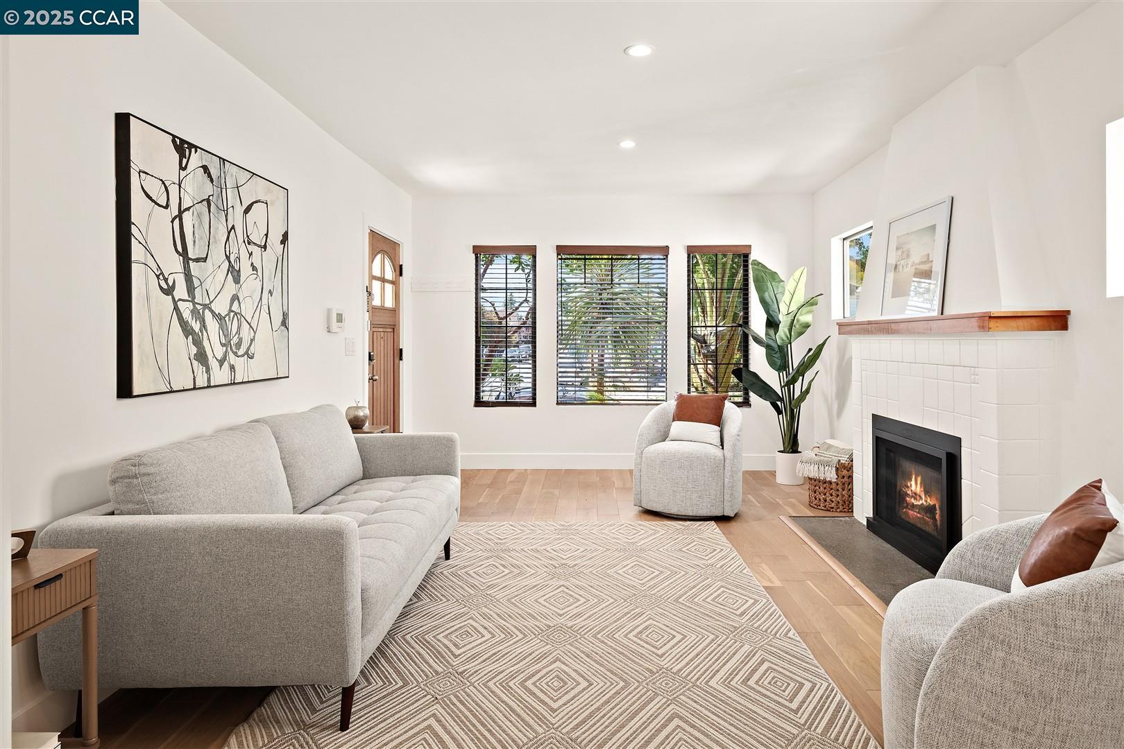 Detail Gallery Image 7 of 60 For 627 59th St, Oakland,  CA 94609 - 4 Beds | 3 Baths