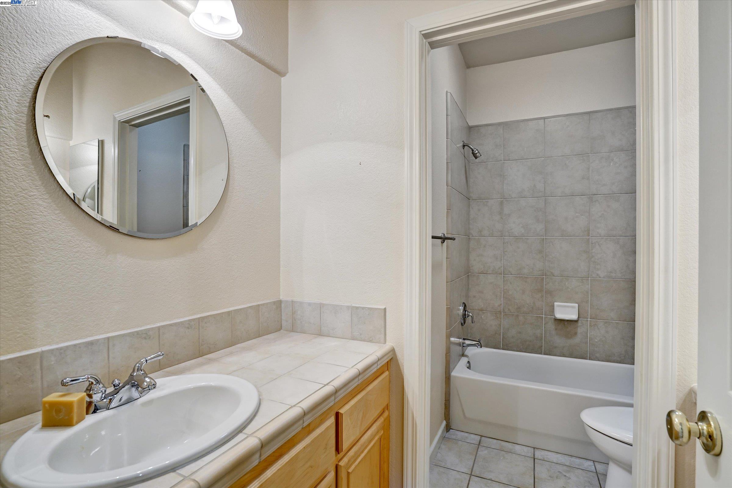 Detail Gallery Image 14 of 30 For 947 Autumn Oak Circle, Concord,  CA 94521 - 4 Beds | 2 Baths