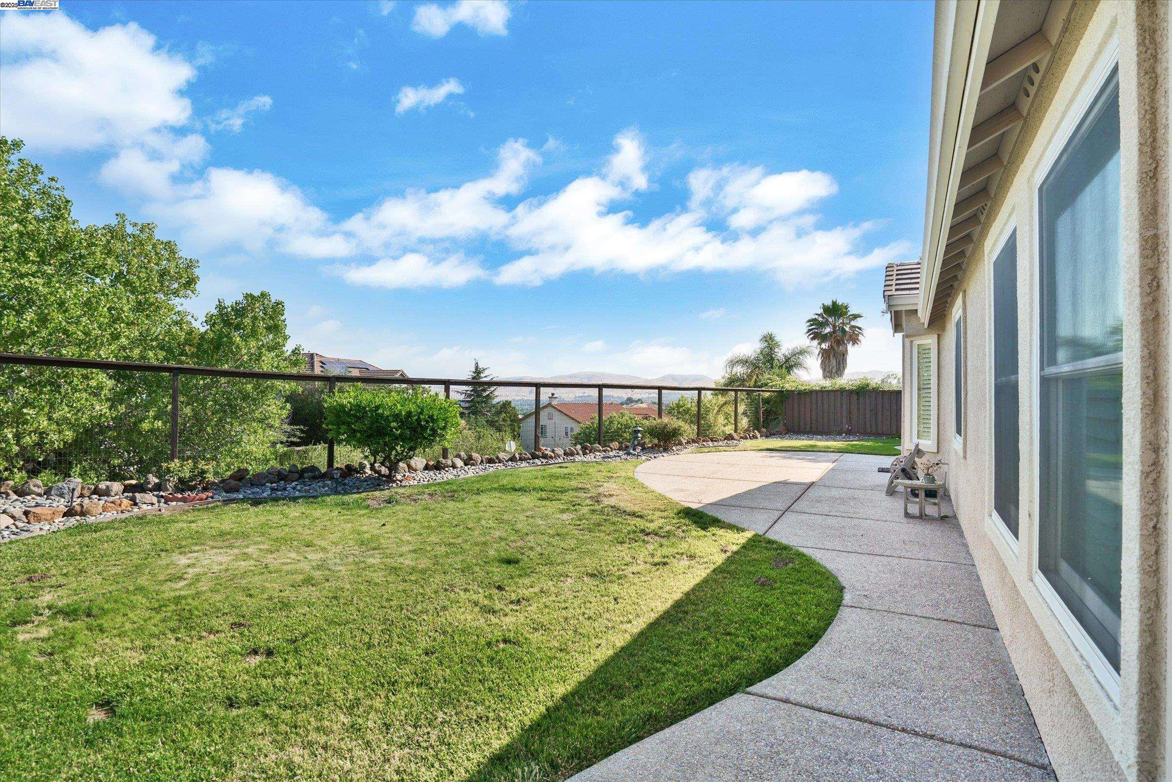 Detail Gallery Image 27 of 30 For 947 Autumn Oak Circle, Concord,  CA 94521 - 4 Beds | 2 Baths