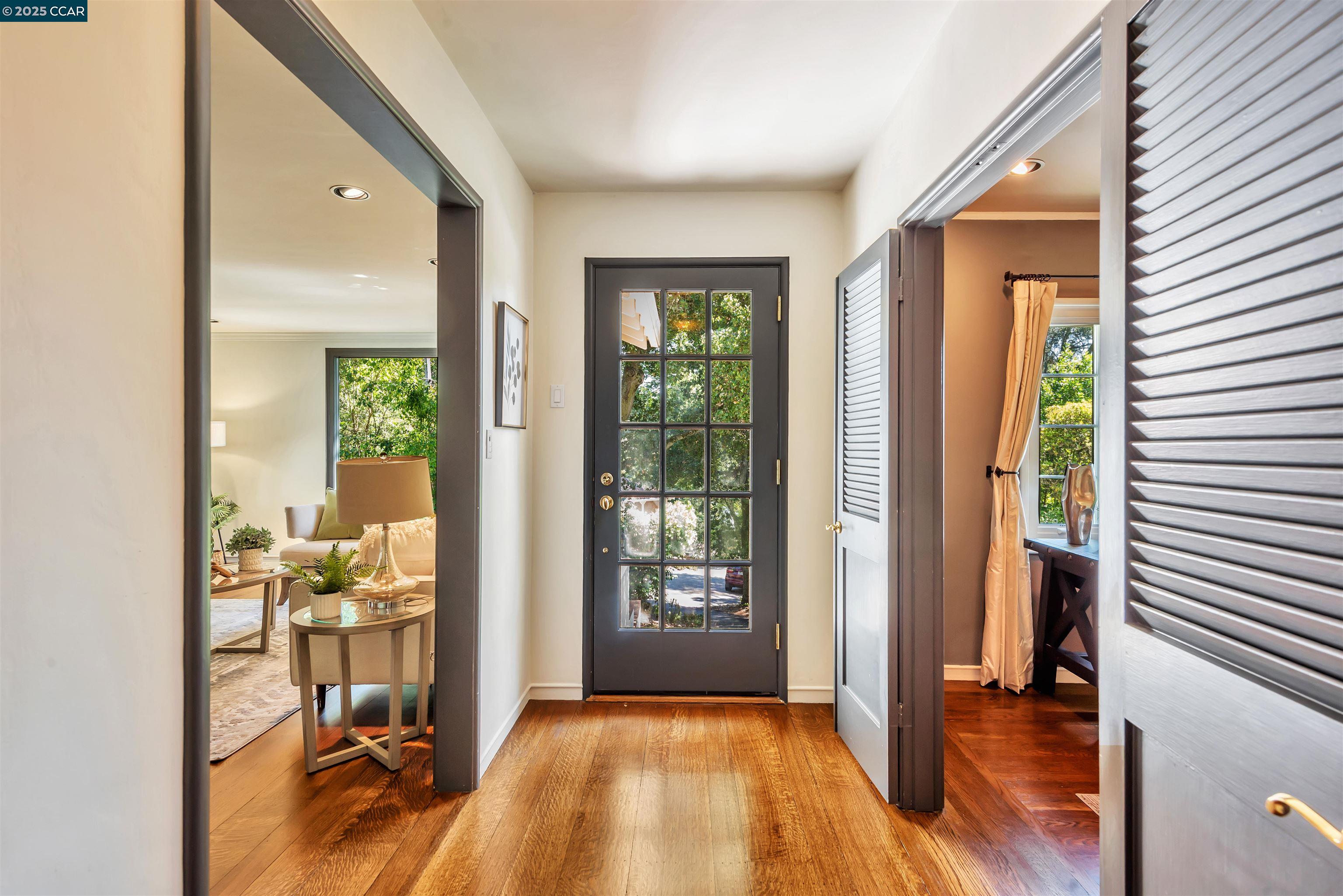 Detail Gallery Image 2 of 51 For 23 El Verano, Orinda,  CA 94563 - 4 Beds | 3 Baths