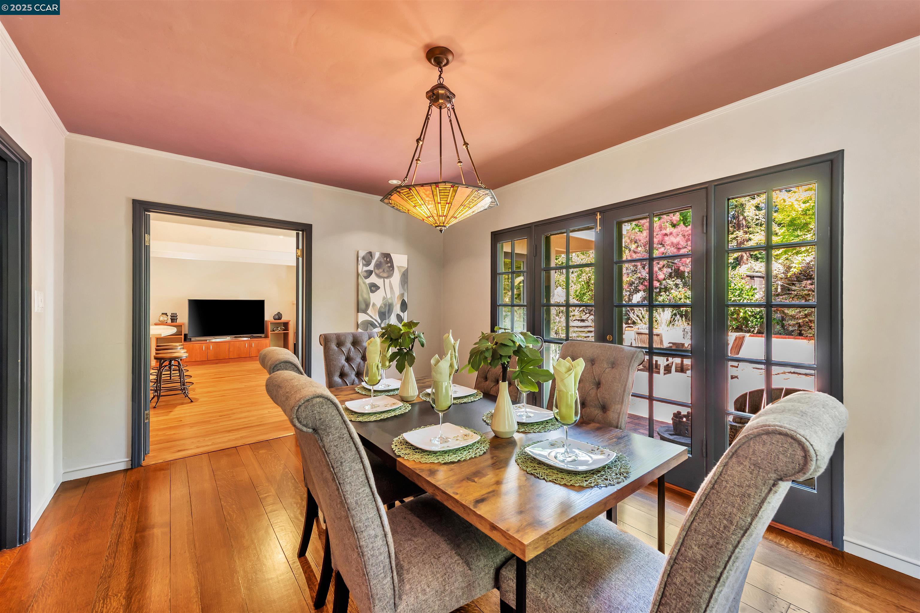 Detail Gallery Image 14 of 51 For 23 El Verano, Orinda,  CA 94563 - 4 Beds | 3 Baths
