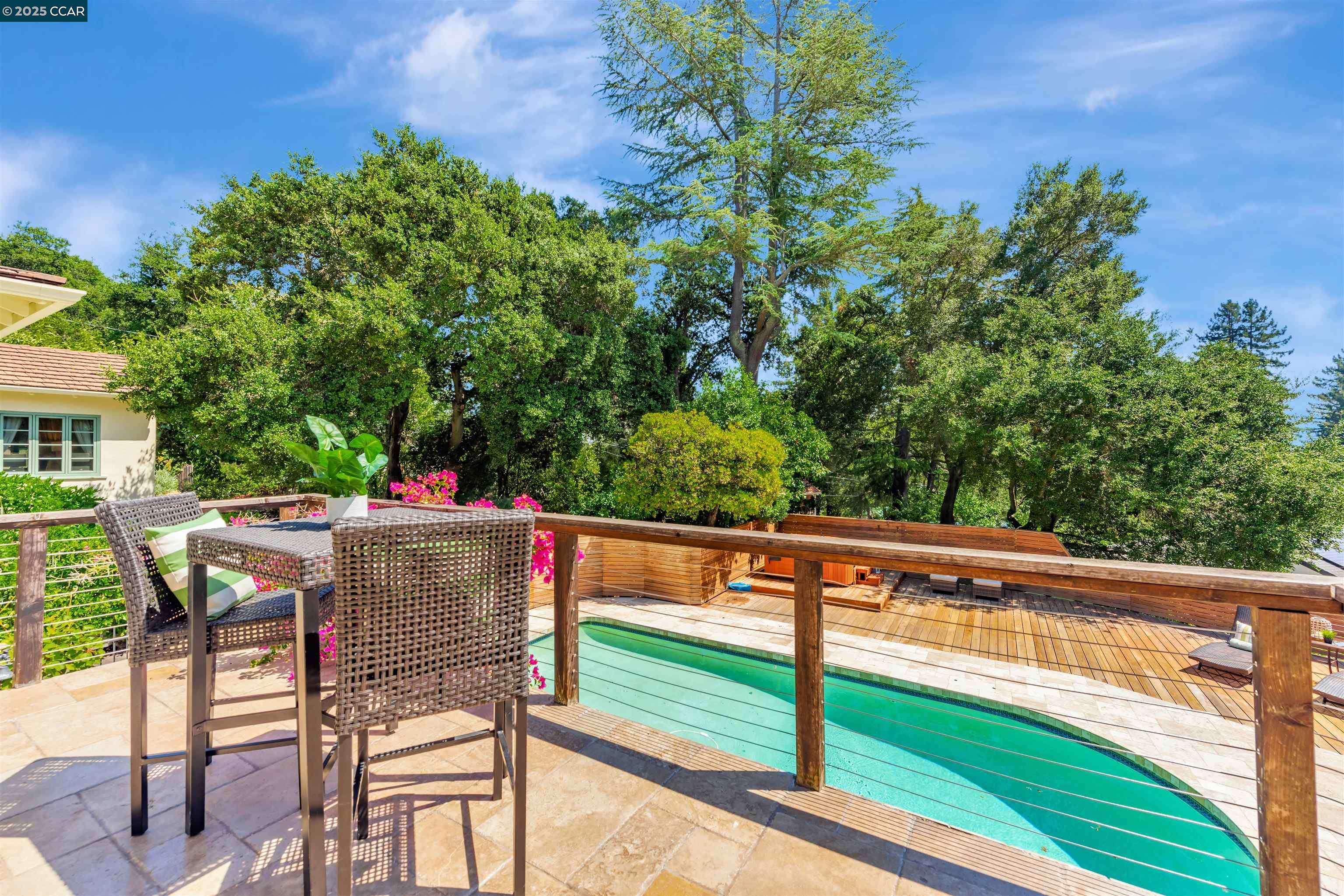 Detail Gallery Image 19 of 51 For 23 El Verano, Orinda,  CA 94563 - 4 Beds | 3 Baths