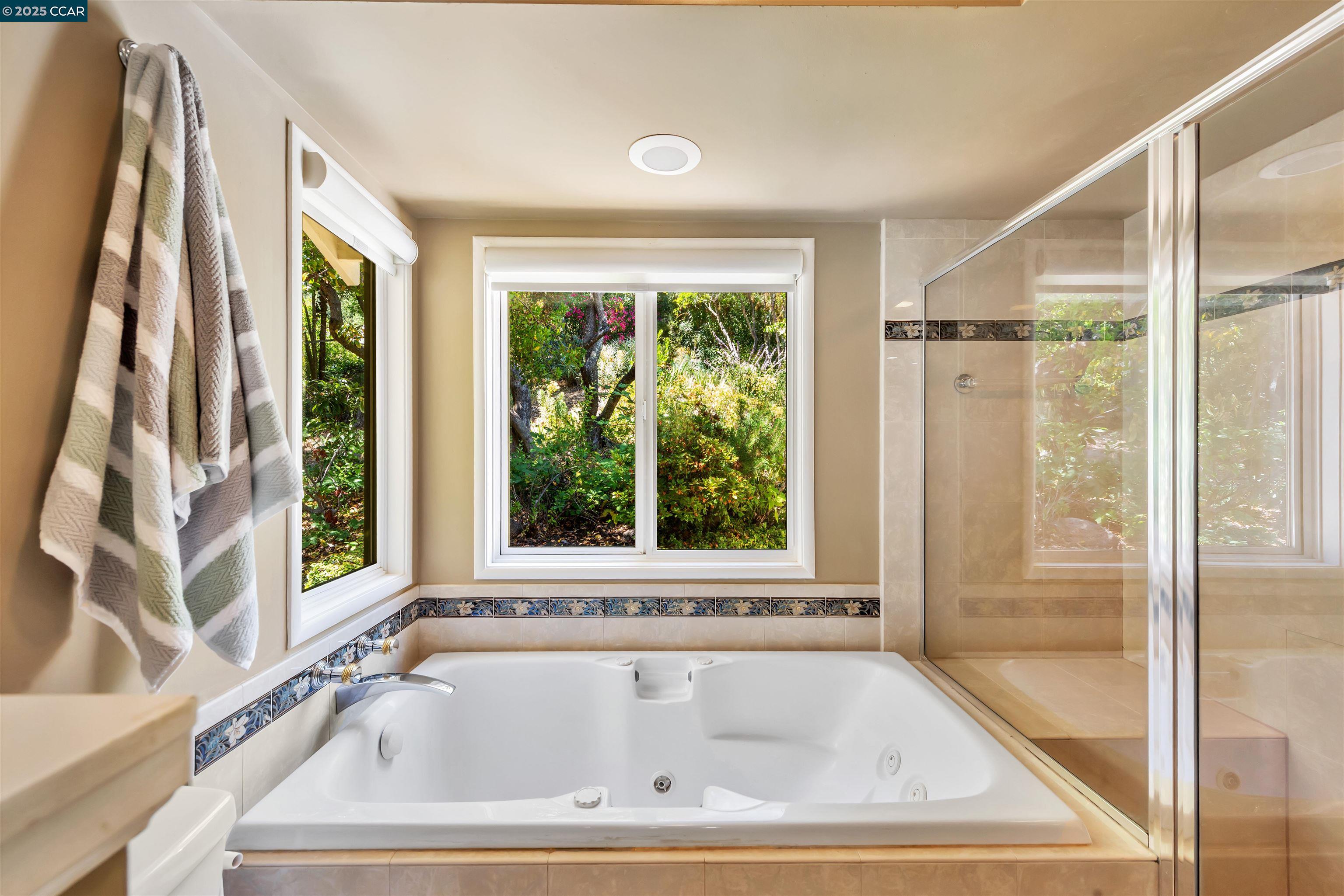 Detail Gallery Image 20 of 51 For 23 El Verano, Orinda,  CA 94563 - 4 Beds | 3 Baths
